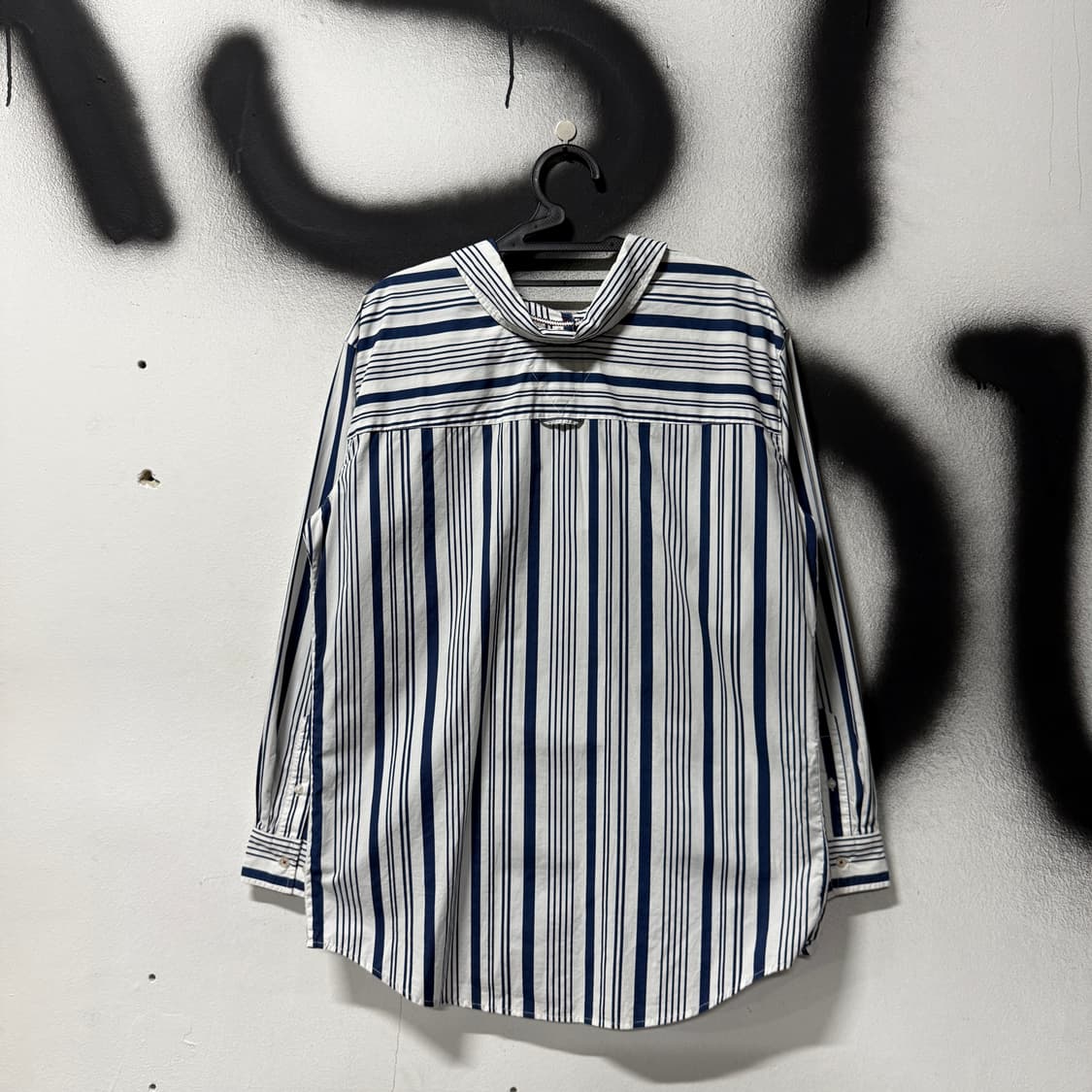 타미힐피거 오버핏 스트라이프 원 포켓 긴팔 셔츠 상품이미지2