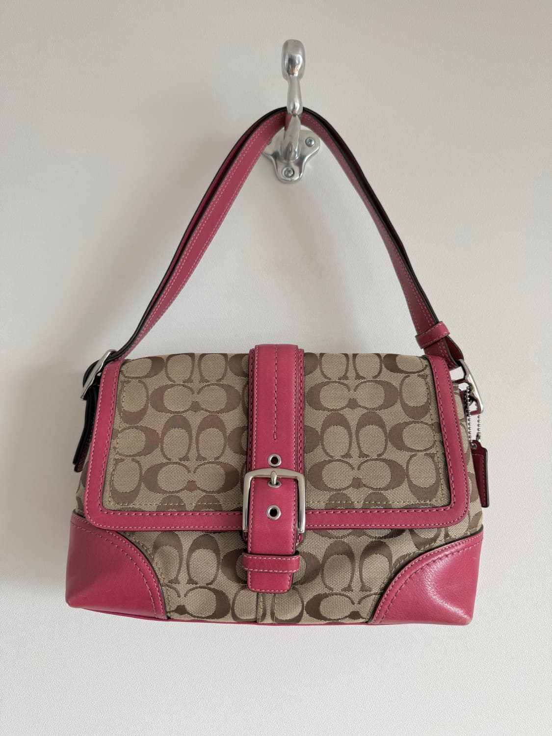 코치(COACH) 모노그램 레더 숄더백 상품이미지2