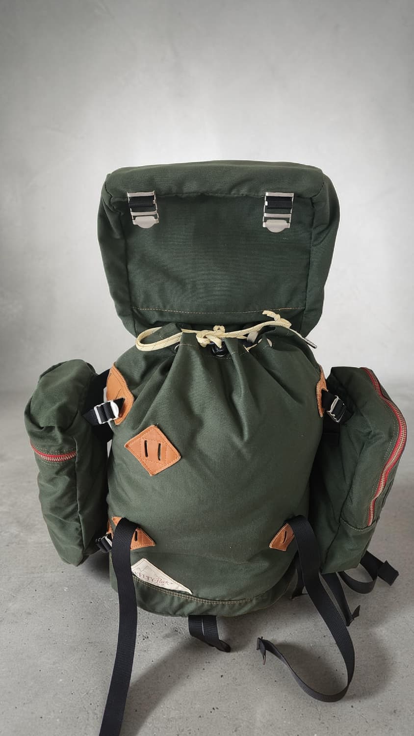 KELTY 홀리팩 올리브색 백팩 가방 상품이미지5