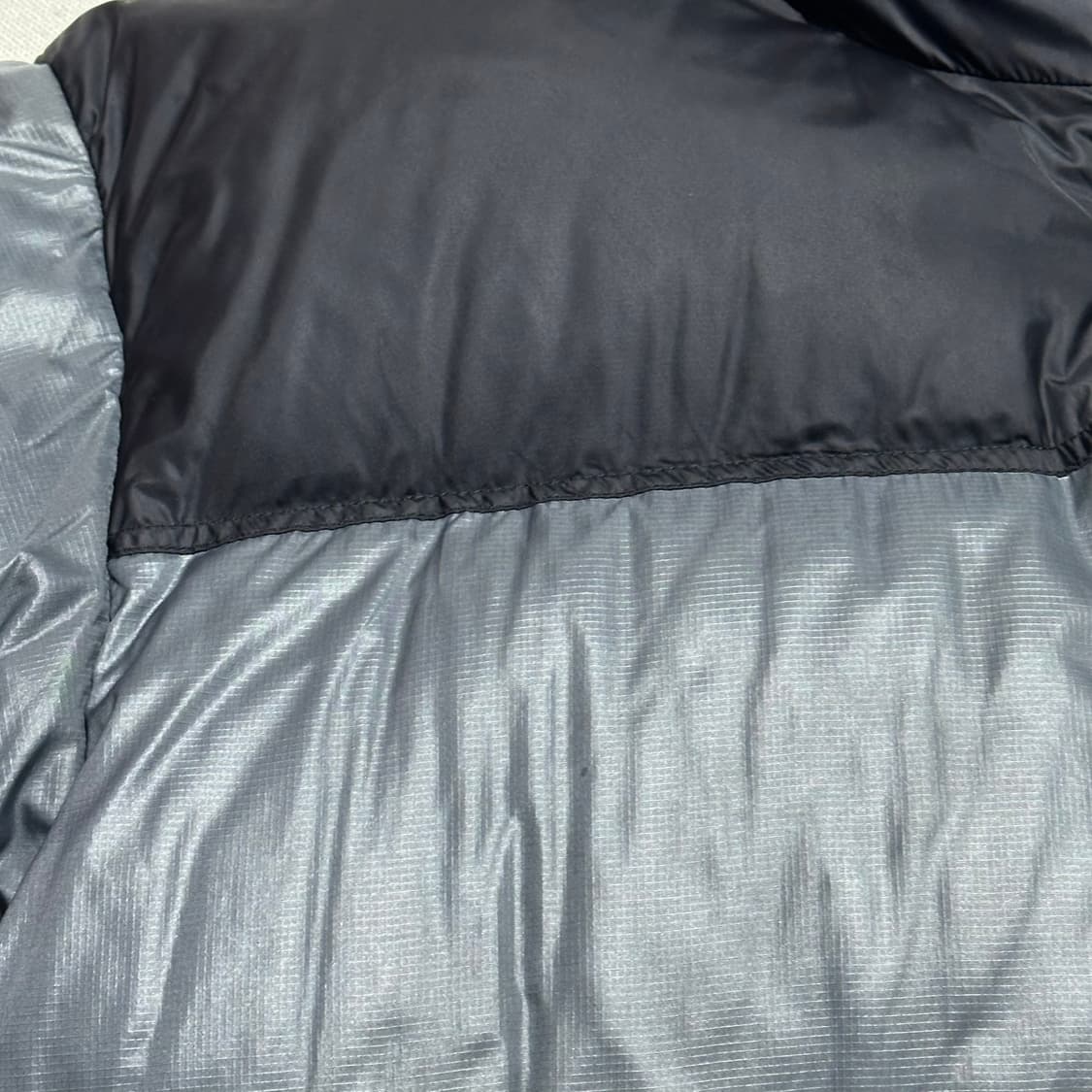 The North Face 눕시 700 구스 다운 그레이 패딩 상품이미지5