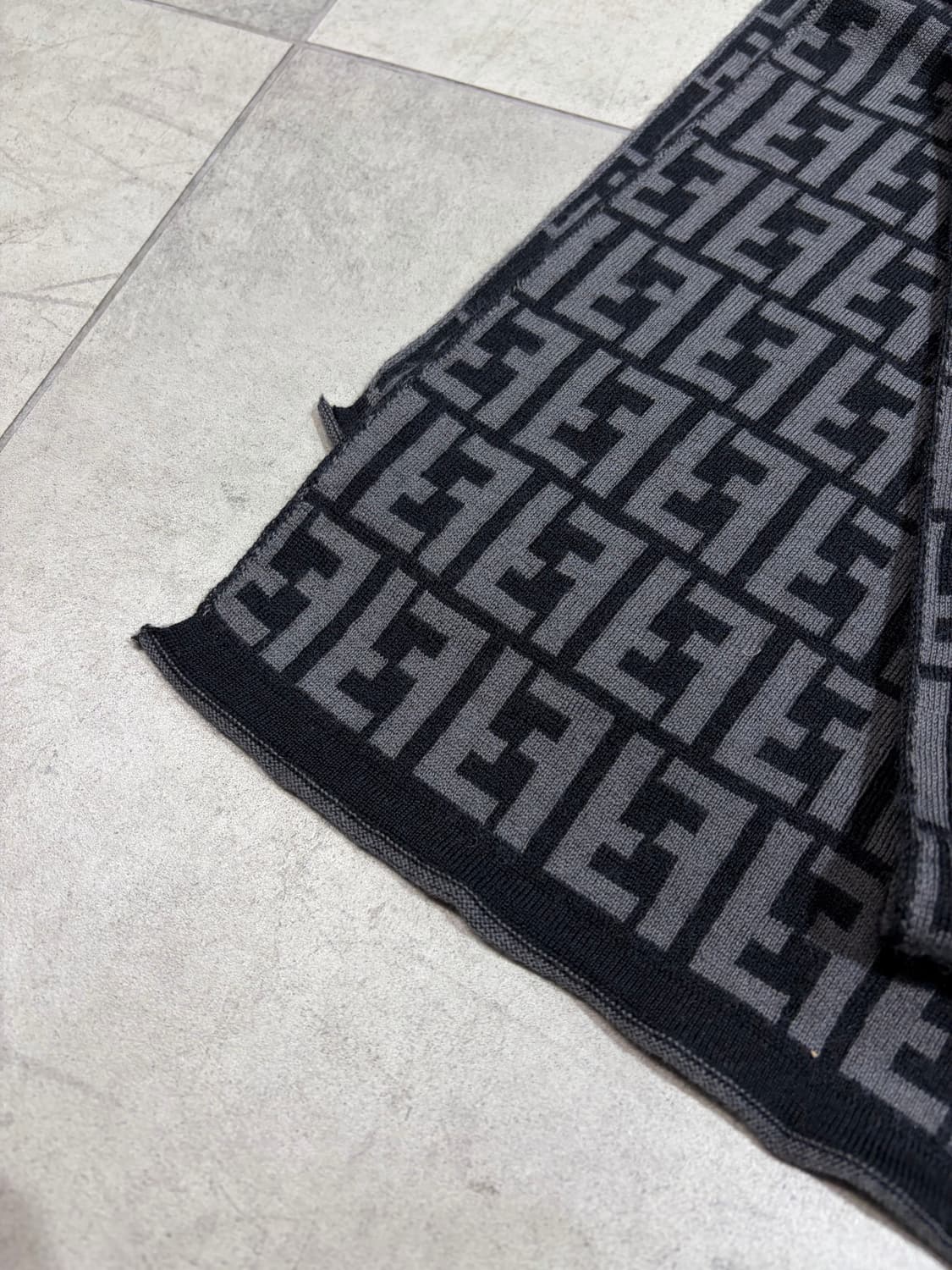 펜디 울 주카 머플러 상품이미지5