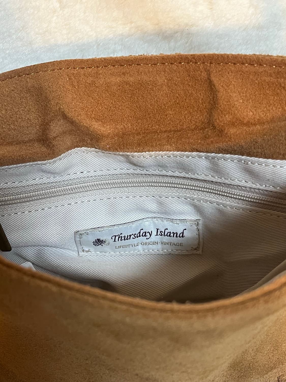 써스데이아일랜드 빈티지 스웨이드 크로스백 상품이미지3