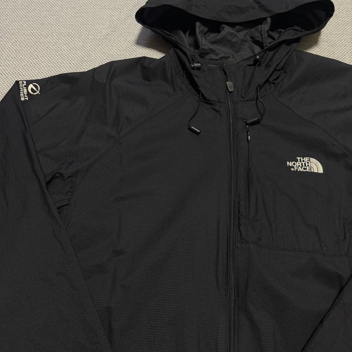 노스페이스 플라이트 시리즈 경량 바람막이 상품이미지2