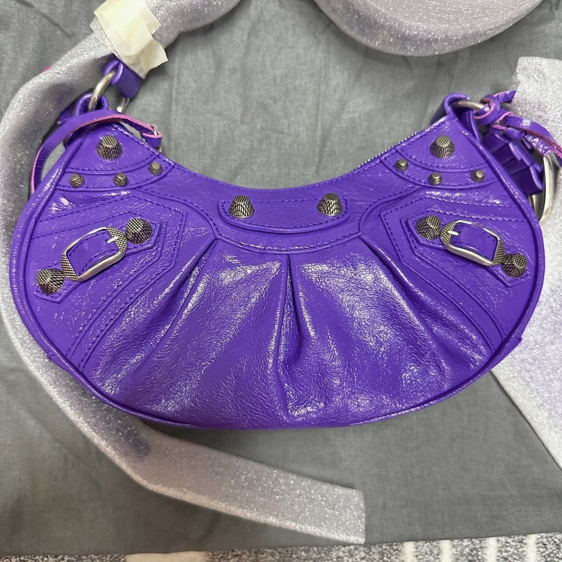 BALENCIAGA 발렌시아가 르카골 퍼플백 XS 상품이미지8