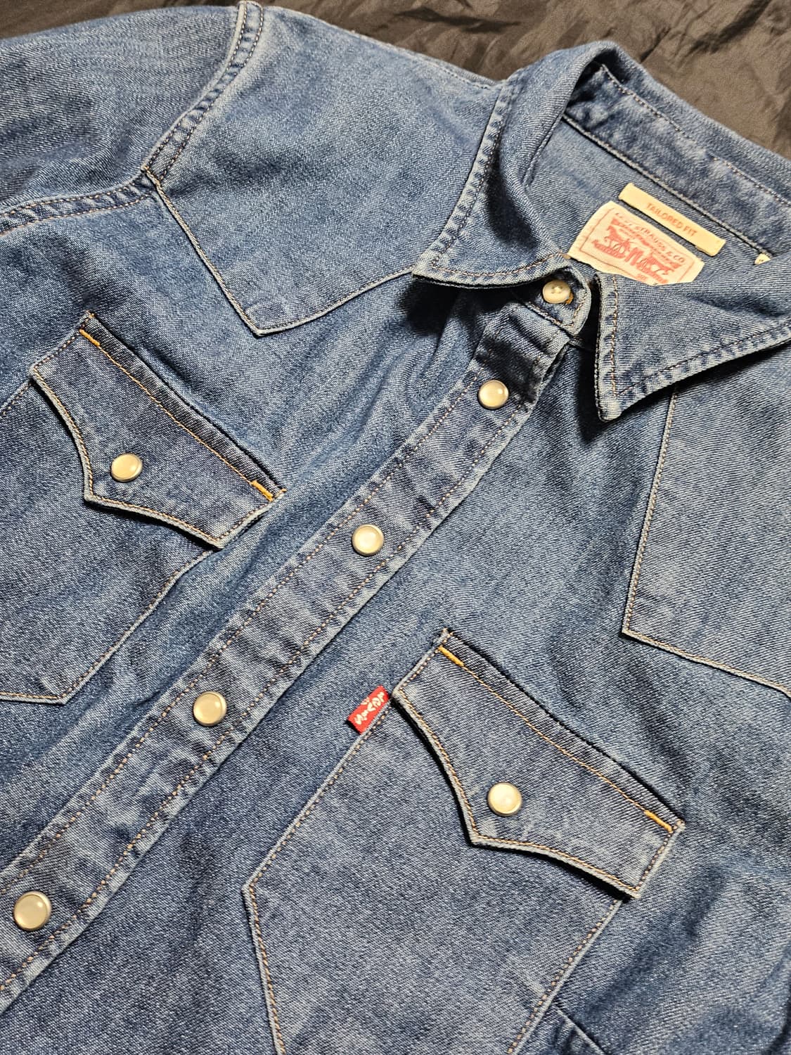Levis 웨스턴 테일러드 딱붙핏셔츠 XS
 상품이미지5
