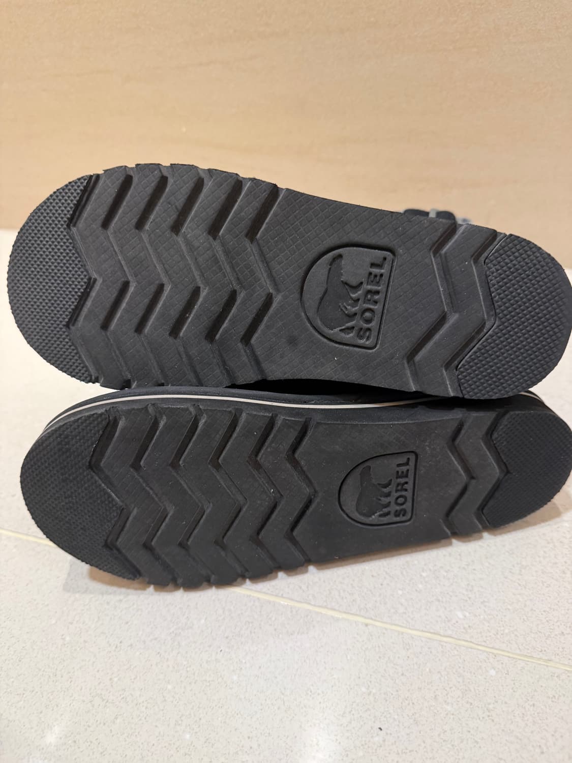 (1회실내착.새상품급) SOREL 소렐 방한부츠 쏘렐 털부츠 240mm  상품이미지5