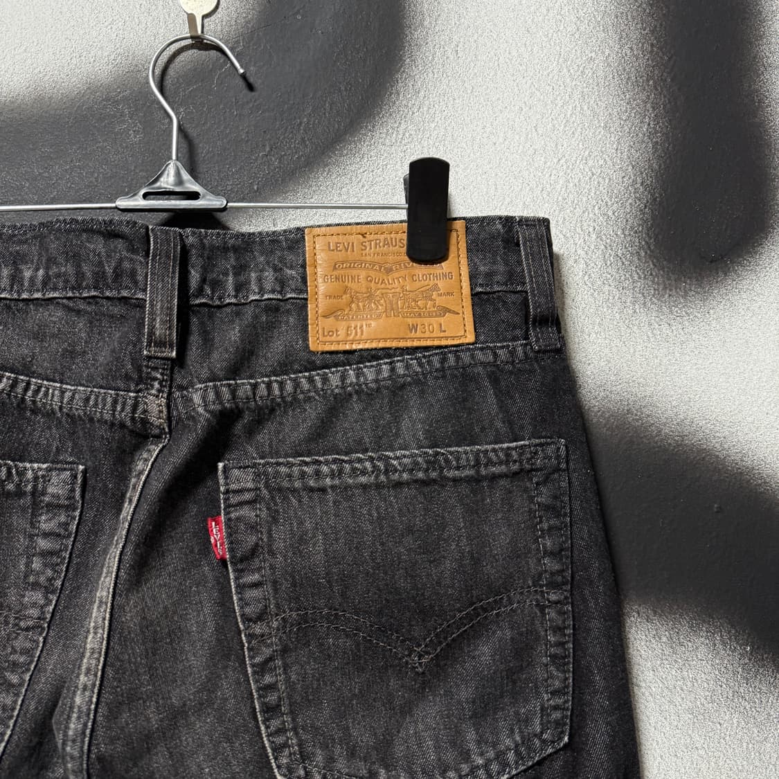 리바이스 프리미엄 511 레더탭 와이드 흑청 데님 팬츠 상품이미지5