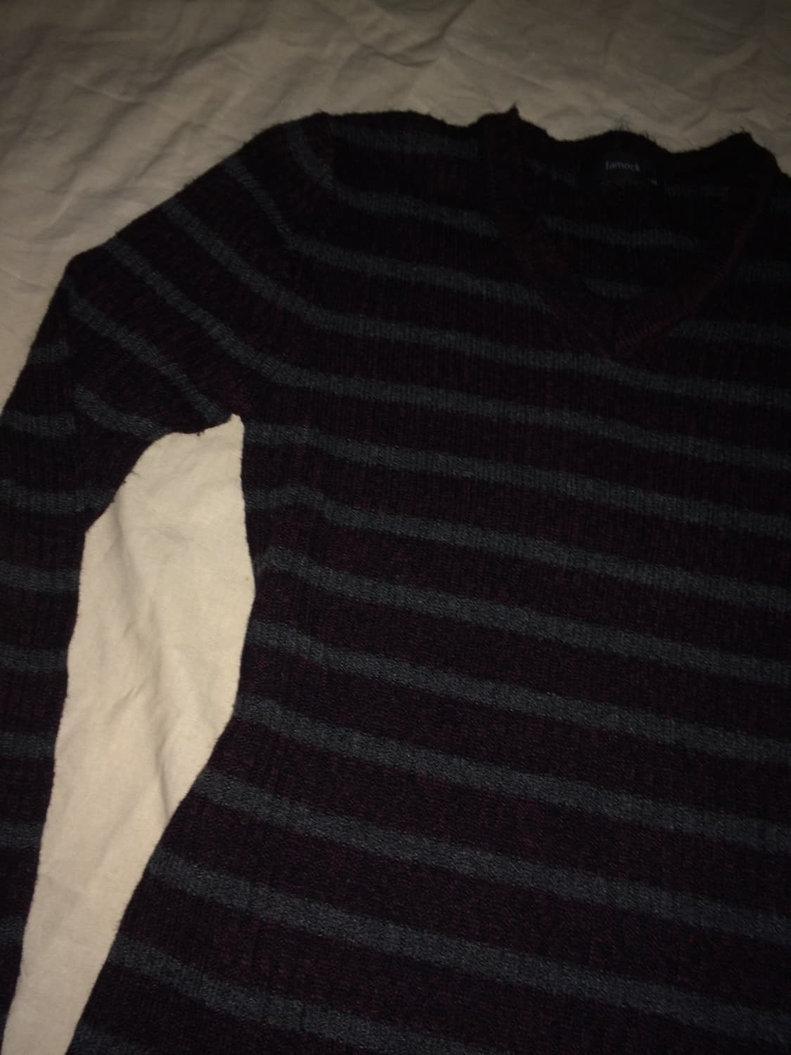 famock stripe V-neck knit 상품이미지2