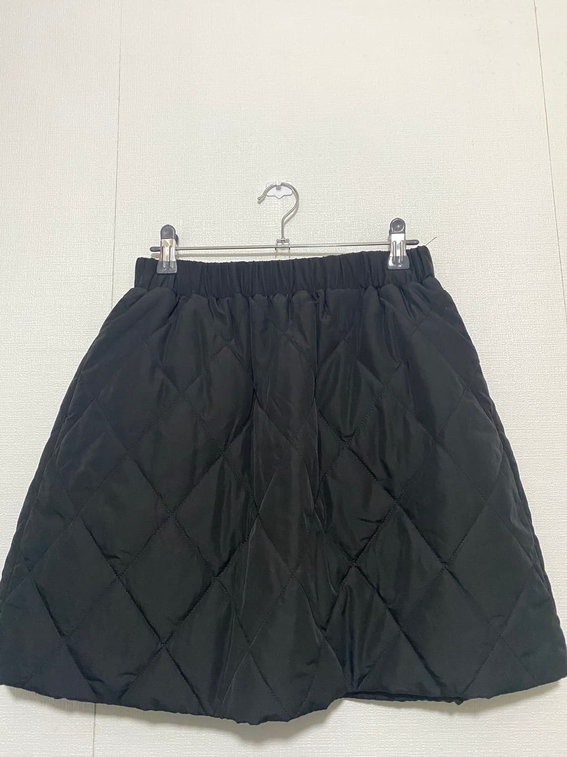 아떼바네사브루노 퀼팅 패딩 미니 스커트 23FW 상품이미지3