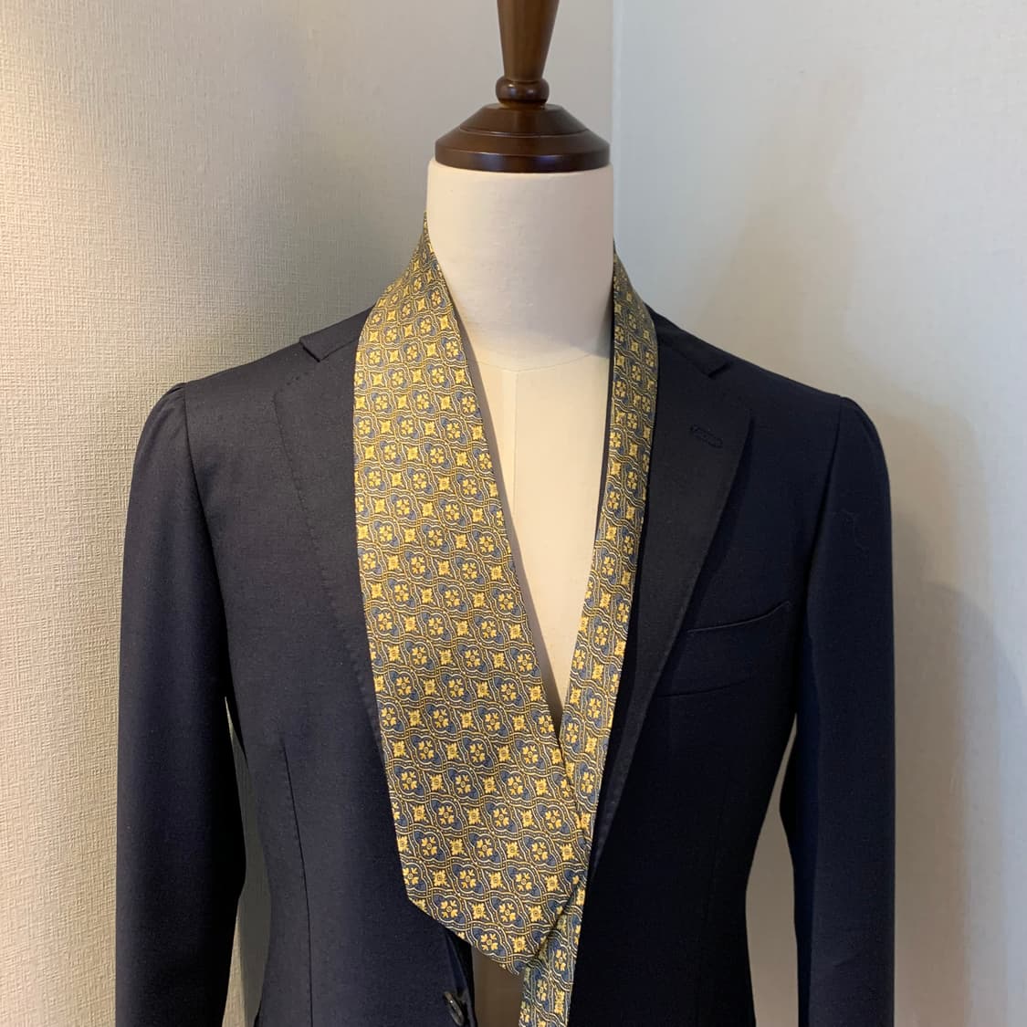 디올(Dior) 기하학적패턴 명품 최상급 넥타이 A+등급 프랑스100실크 상품이미지1