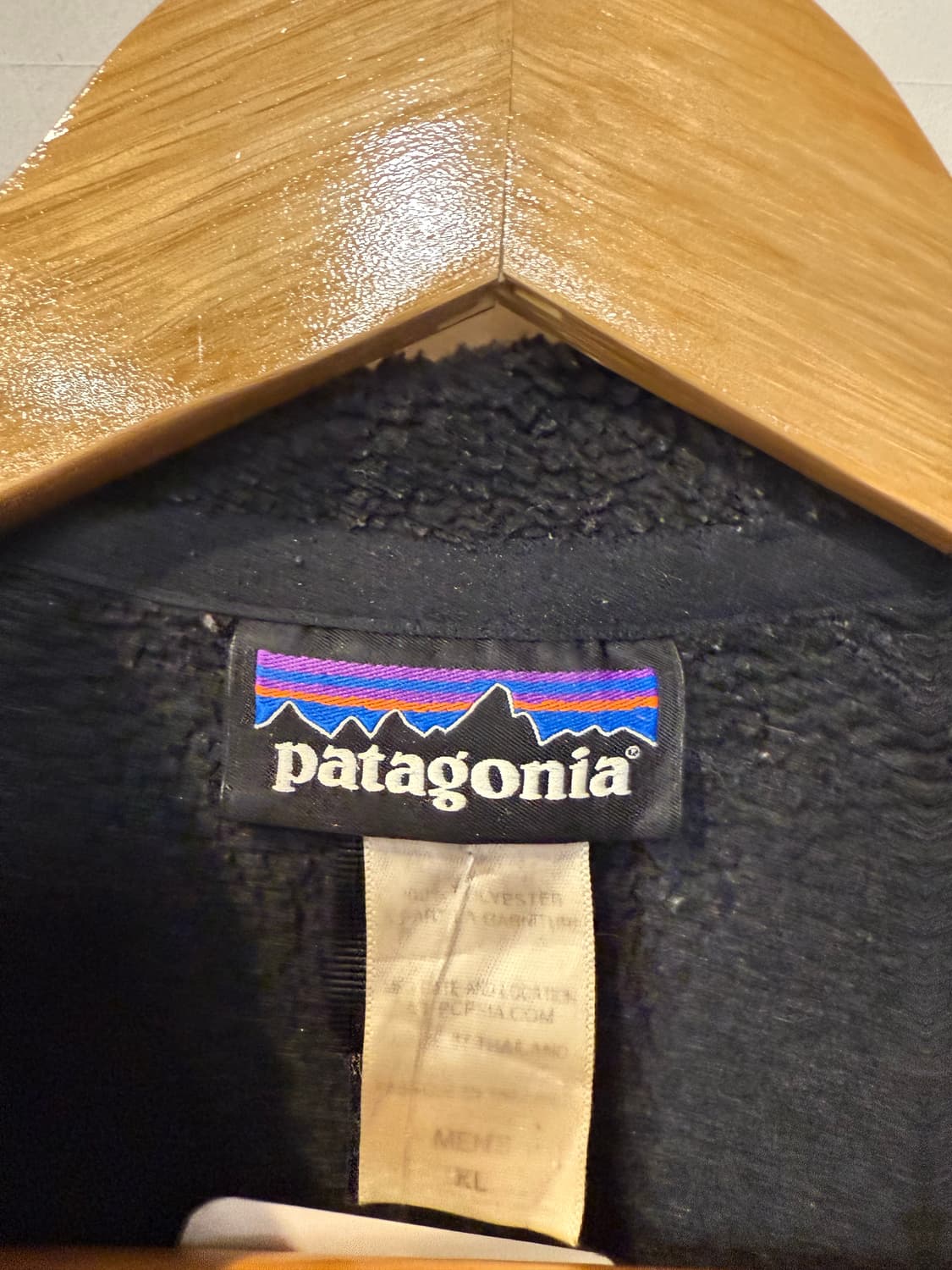 파타고니아 블랙 플리스 후드집업 상품이미지3