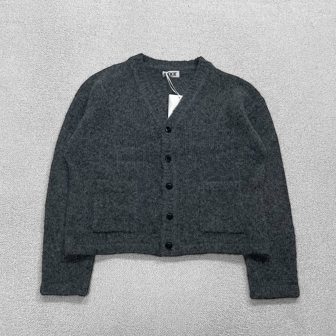 쿠어 Coor 헤어리 소프트 알파카 니트 가디건 그레이 상품이미지1