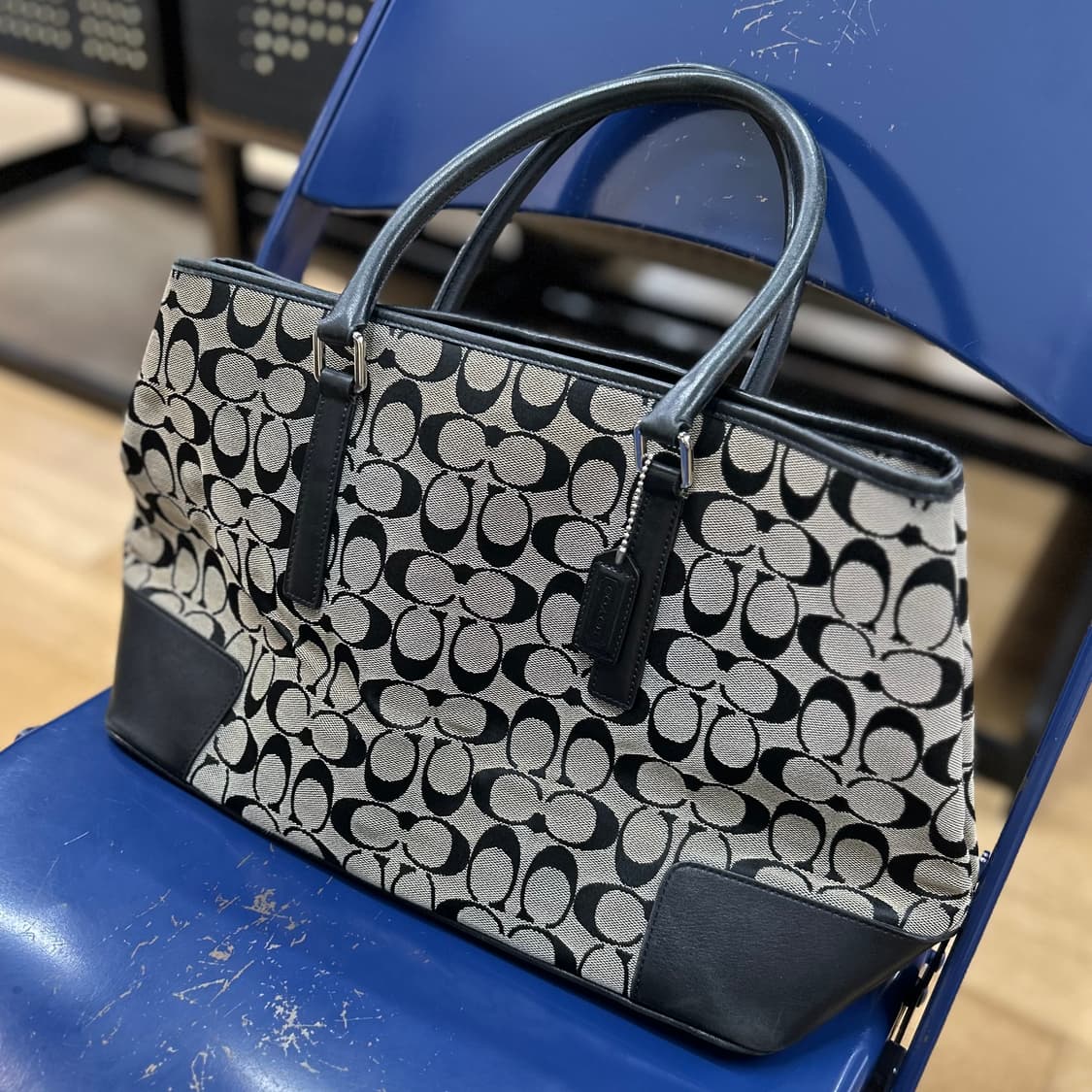 Coach C Logo Tote Bag 상품이미지1