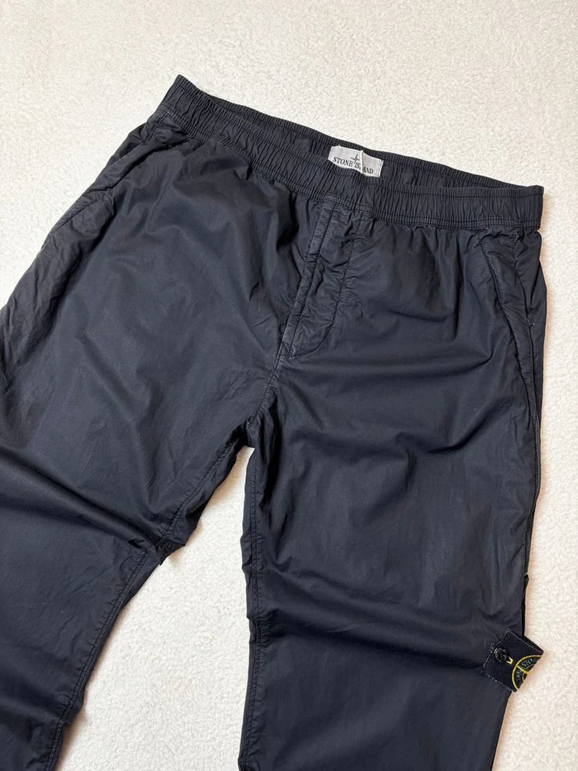 스톤아일랜드 스트레이트 시그니처 패치드 팬츠 PN6616 상품이미지2