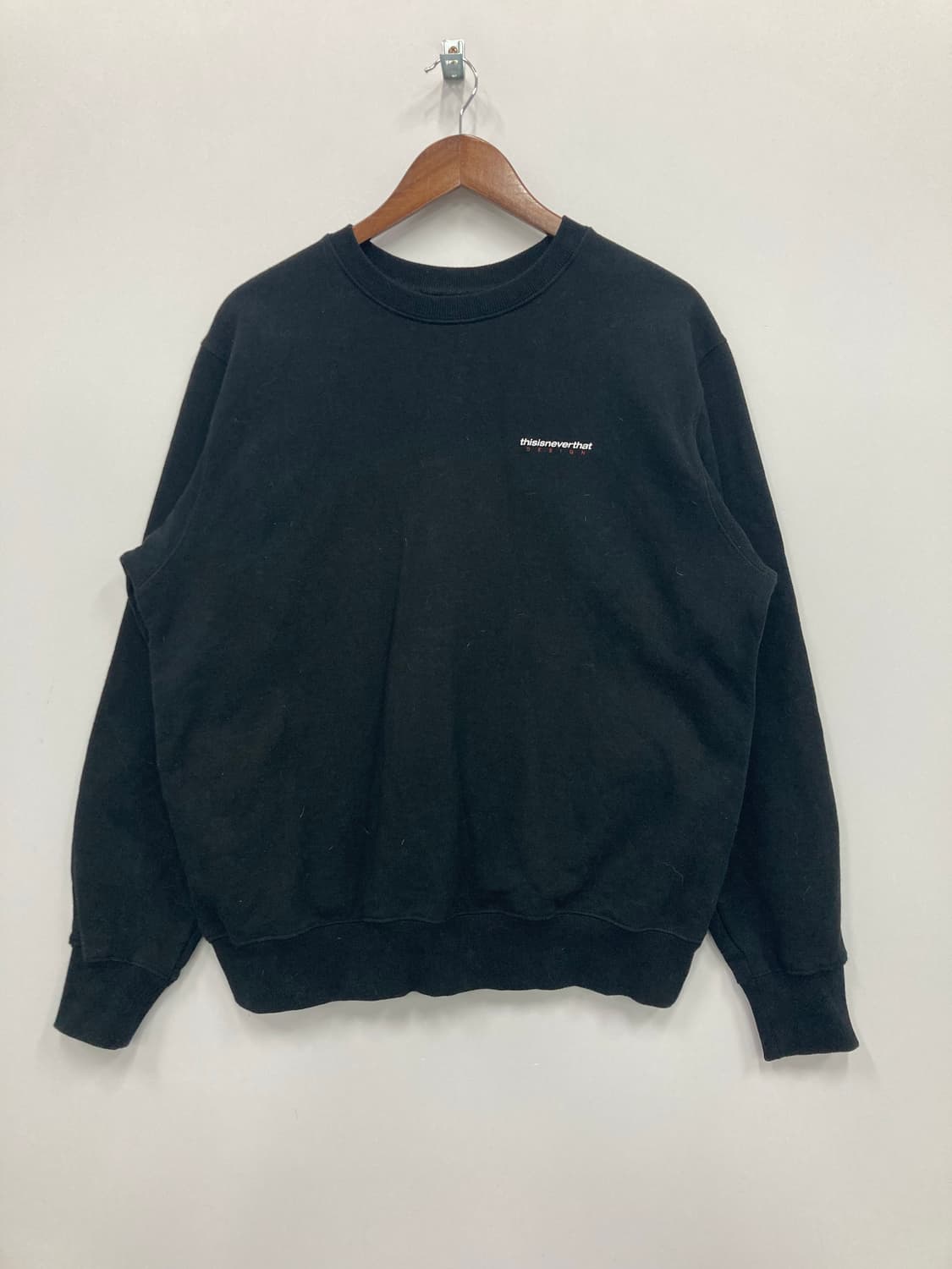 디네뎃 백프린팅 맨투맨 상품이미지1