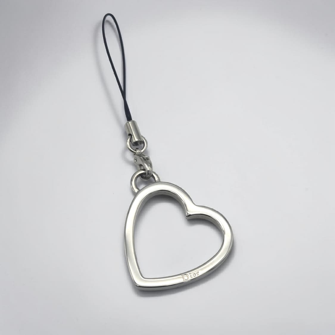 디올 로고 하트 폰 참 키링 상품이미지1