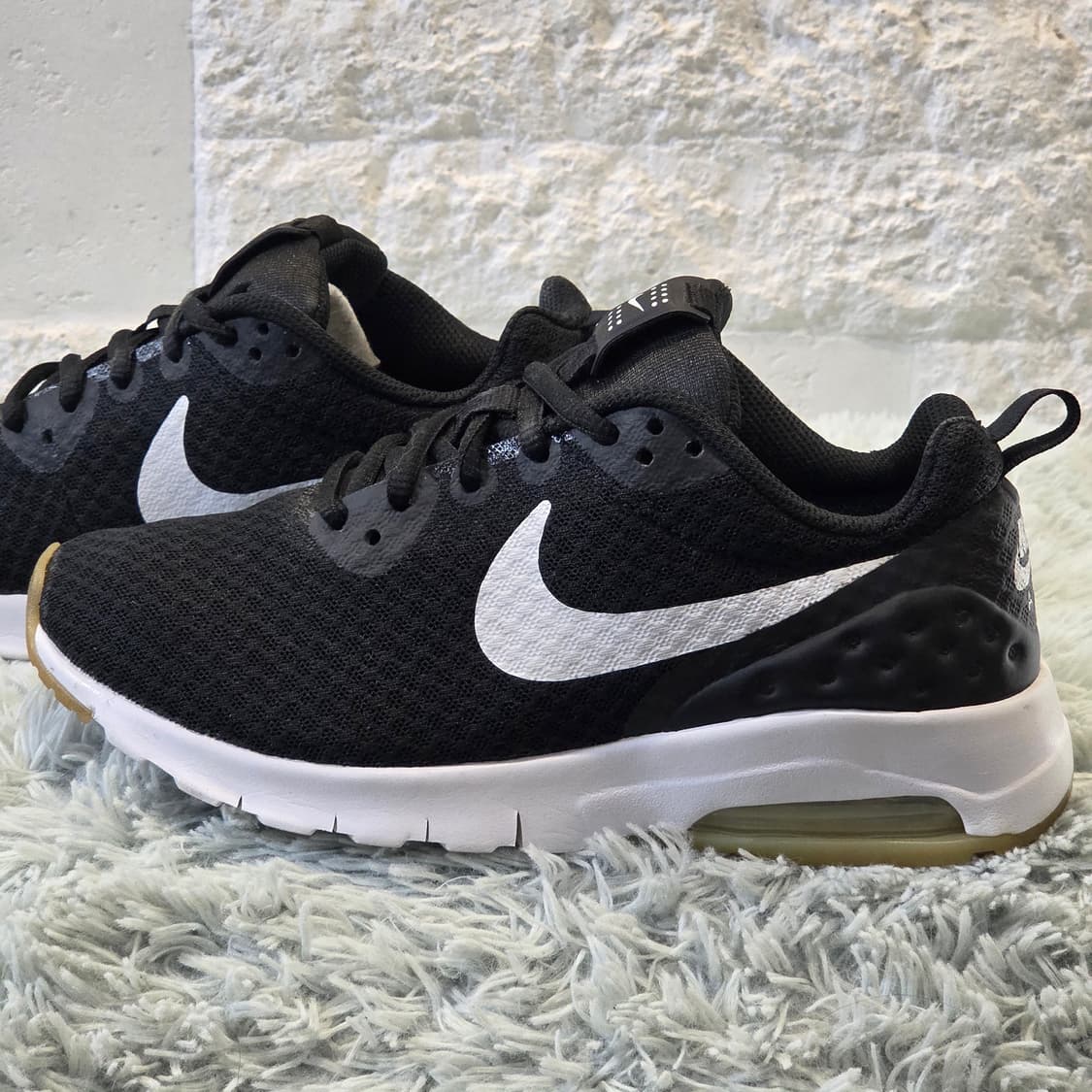 3q-25:나이키 에어 맥스 모션 2 GS 블랙 화이트 (22.5cm) 상품이미지2