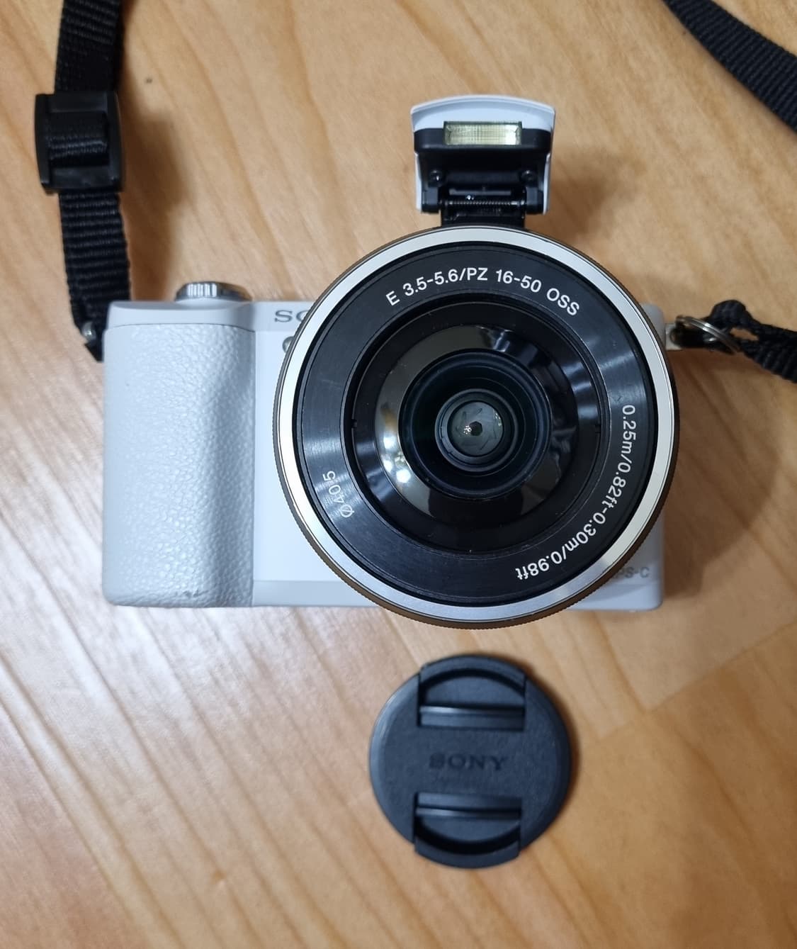 소니 카메라 A5100 + 16-50mm 렌즈 팝니다. 상품이미지2