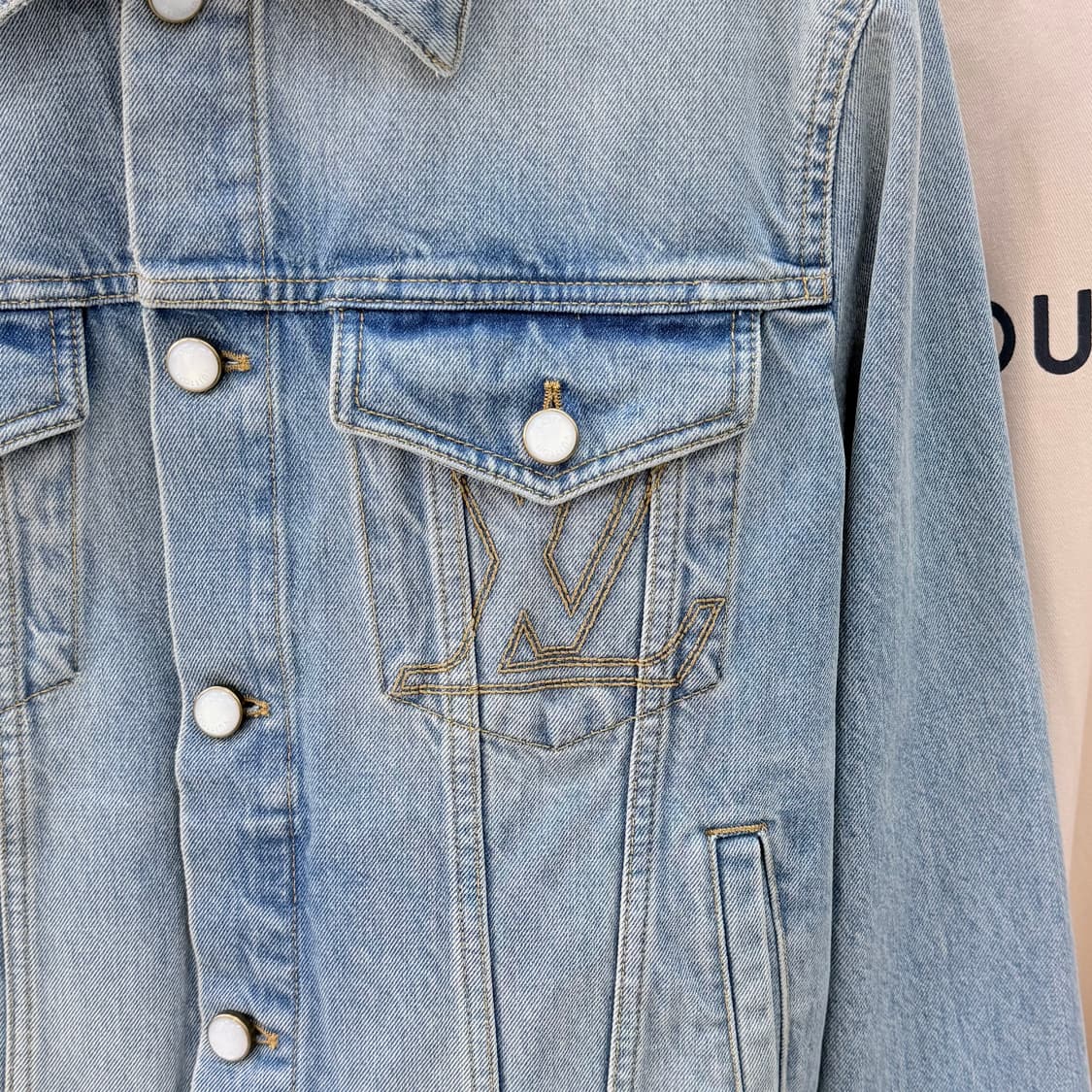 [S+급/48] 24FW 루이비통 LV 데님 트러커 청자켓 상품이미지2