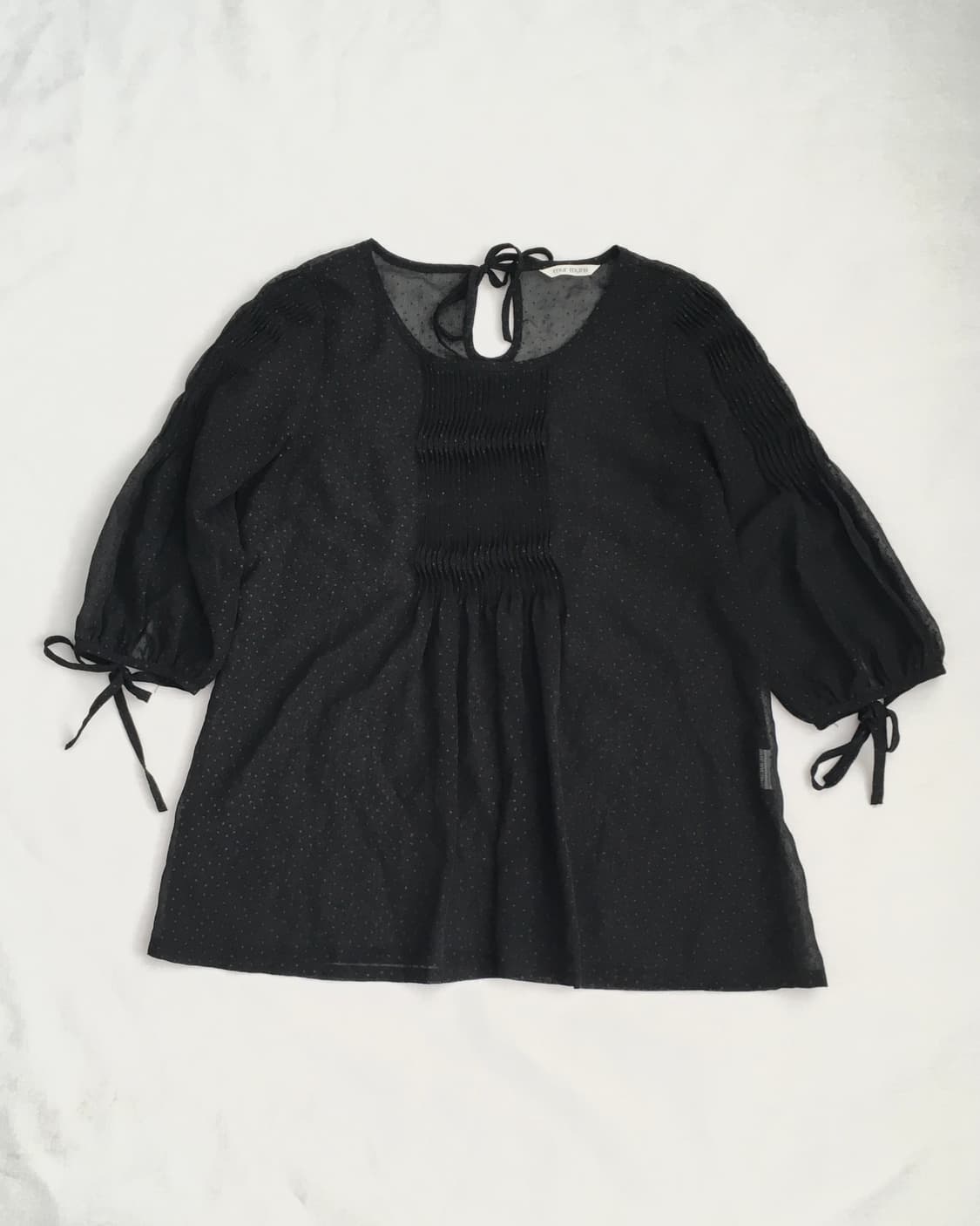 Polka-Dot Sheer Ribbon Blouse 상품이미지1