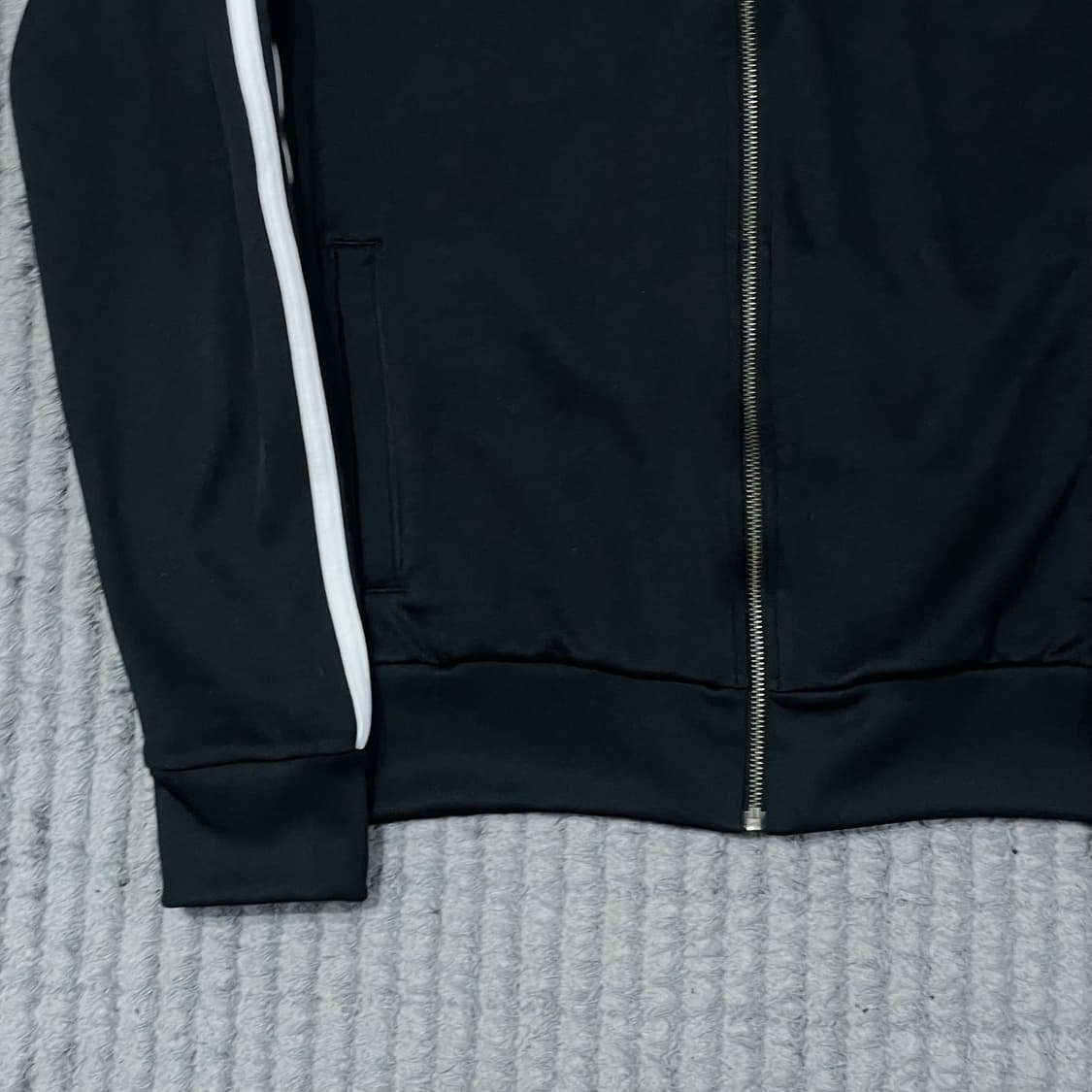 아디다스 블랙 트랙탑100 상품이미지4