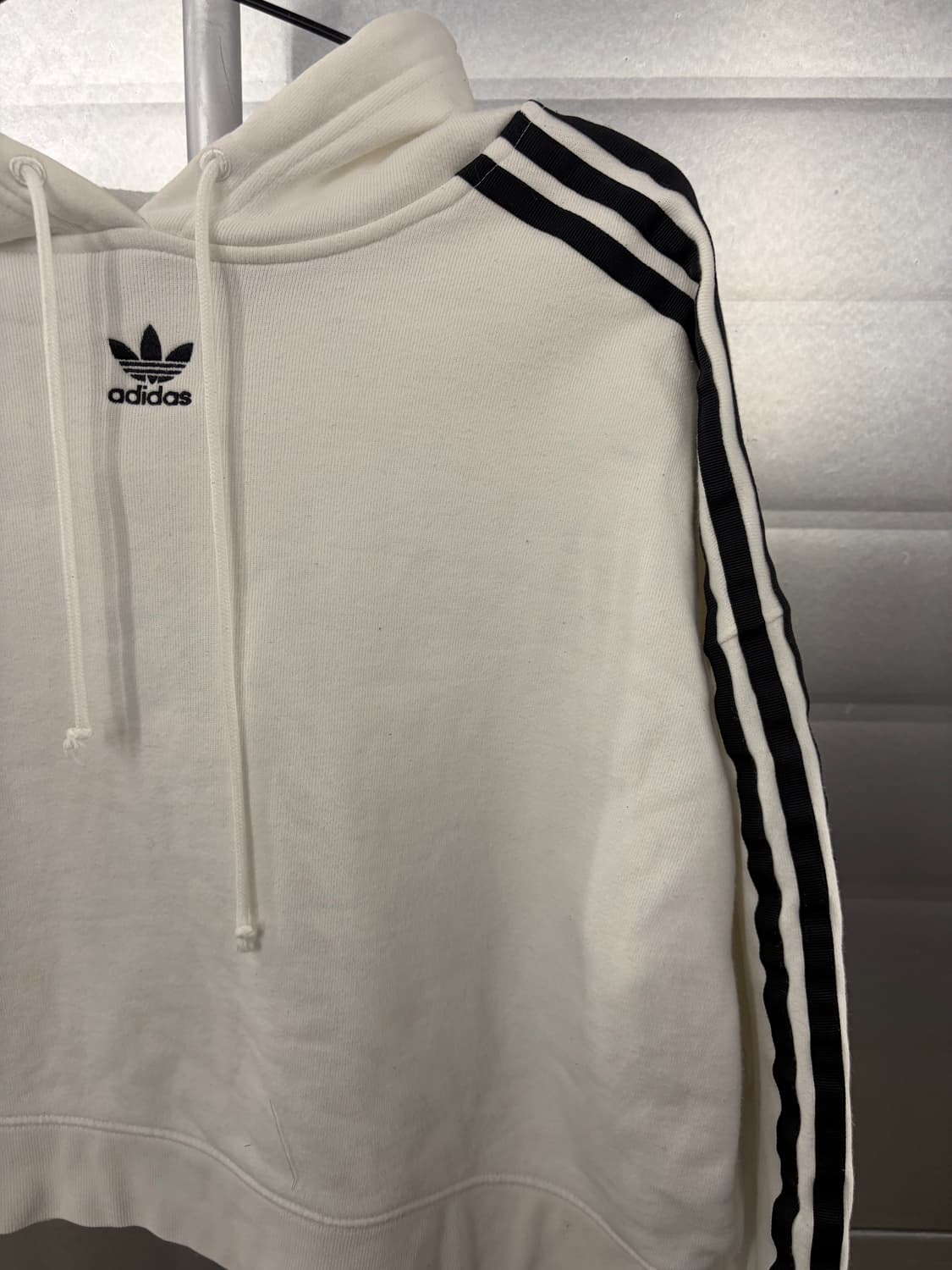 Adidas logo crop hood white M 상품이미지4