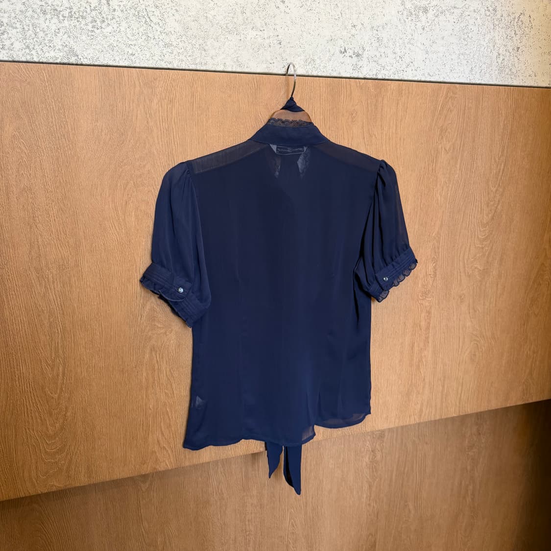 빈티지 반팔 블라우스 레이스 핀턱 타이넥 퍼프 소매 디테일 네이비 상품이미지2