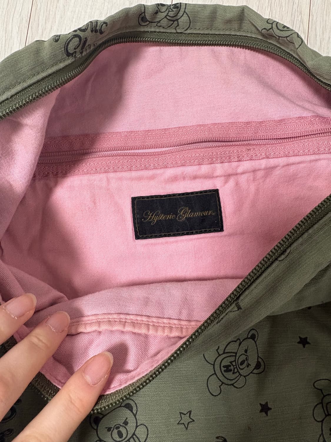 히스테릭 글래머 카키 퍽베어 크로스백 상품이미지6