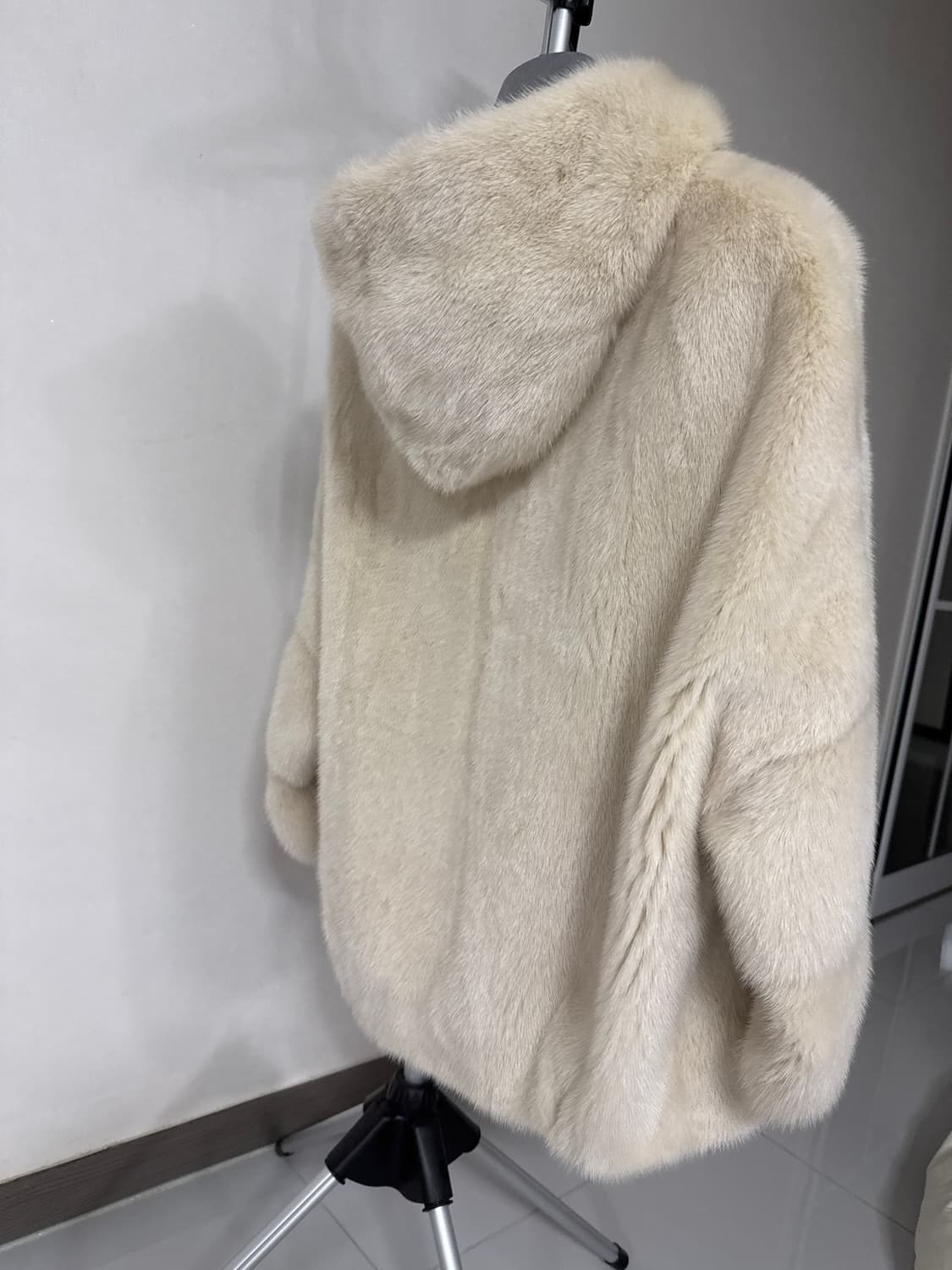 진도모피 휘메일 풀스킨 숏후드 밍크 펄베이지 상품이미지2