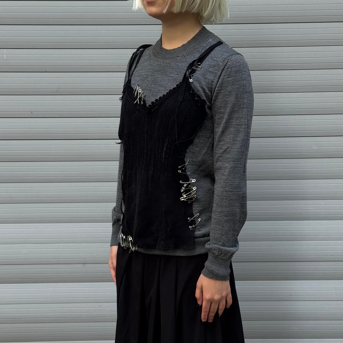 Safety Pin Detail Knit Top 상품이미지10