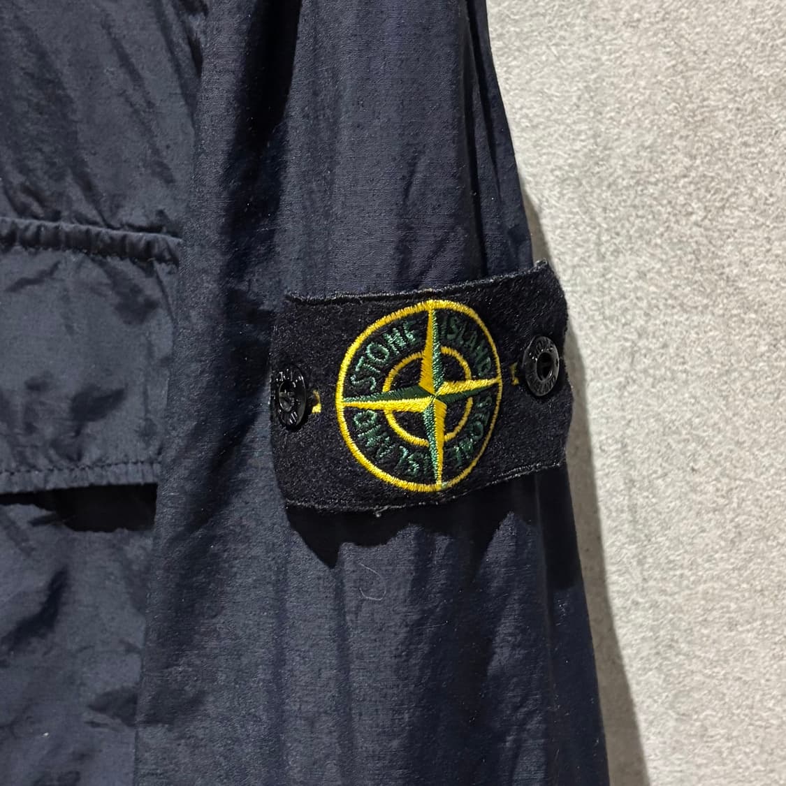 A+ / XL (105) 스톤아일랜드 나슬란 라이트 와트로 바람막이  상품이미지2