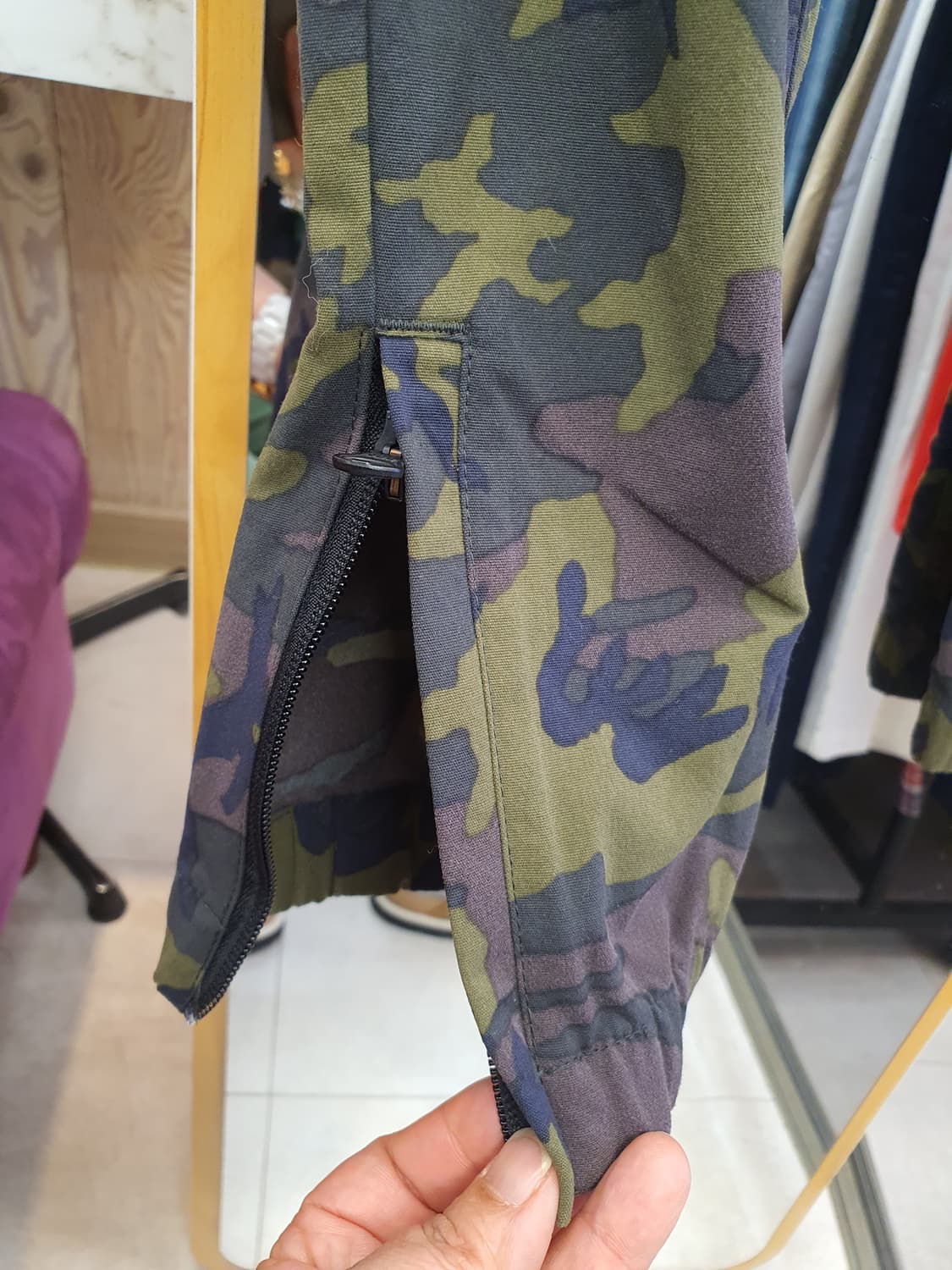 [나이키] 카모플라쥬 기능성 조거 팬츠 (밑단 지퍼 디테일) 상품이미지4