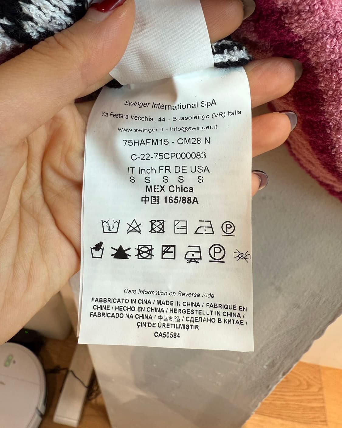 베르사체 진스 쿠틔르 블랙 네크리스 크롭 스웨터 상품이미지10