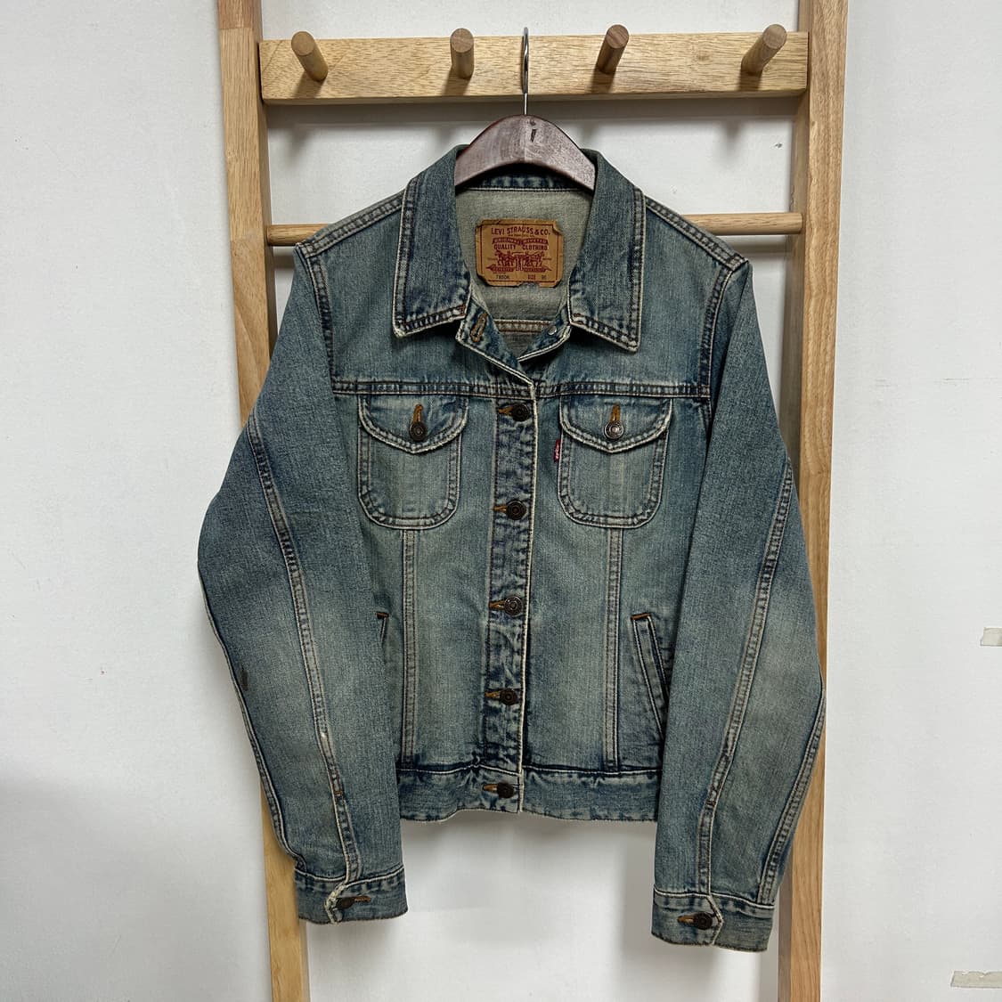 리바이스 레드탭 빈티지 중청 워싱 데님 트러커 자켓 상품이미지3