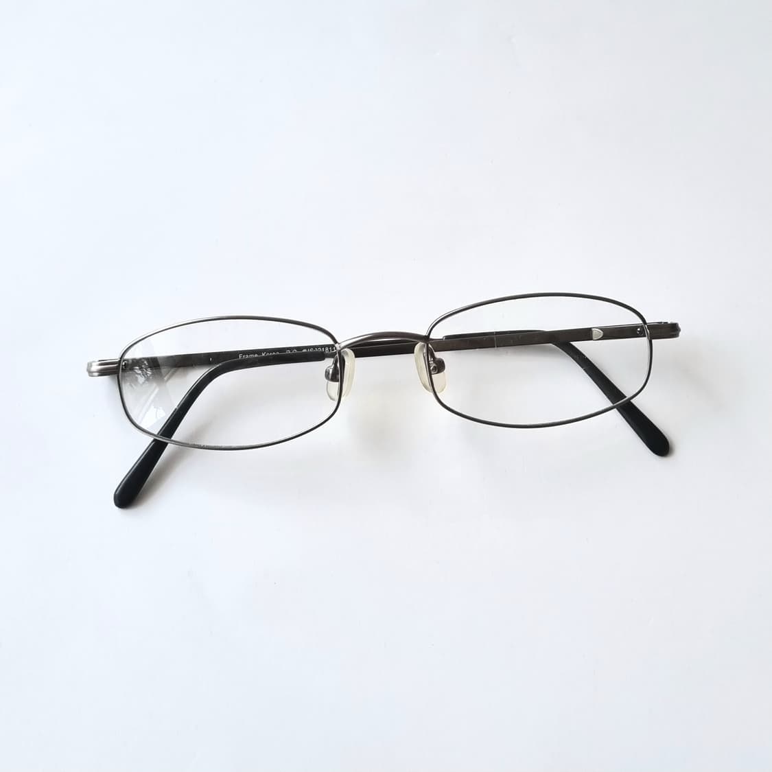 데드스탁 긱시크 무드 슬림  타원형 메탈 안경테 654 상품이미지1