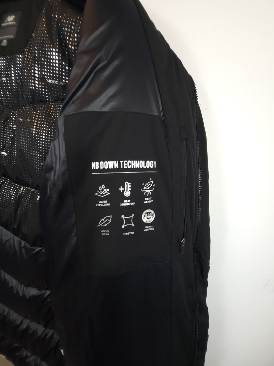 뉴발란스 발열구스롱패딩 블랙 90 S 새제품급 상품이미지9