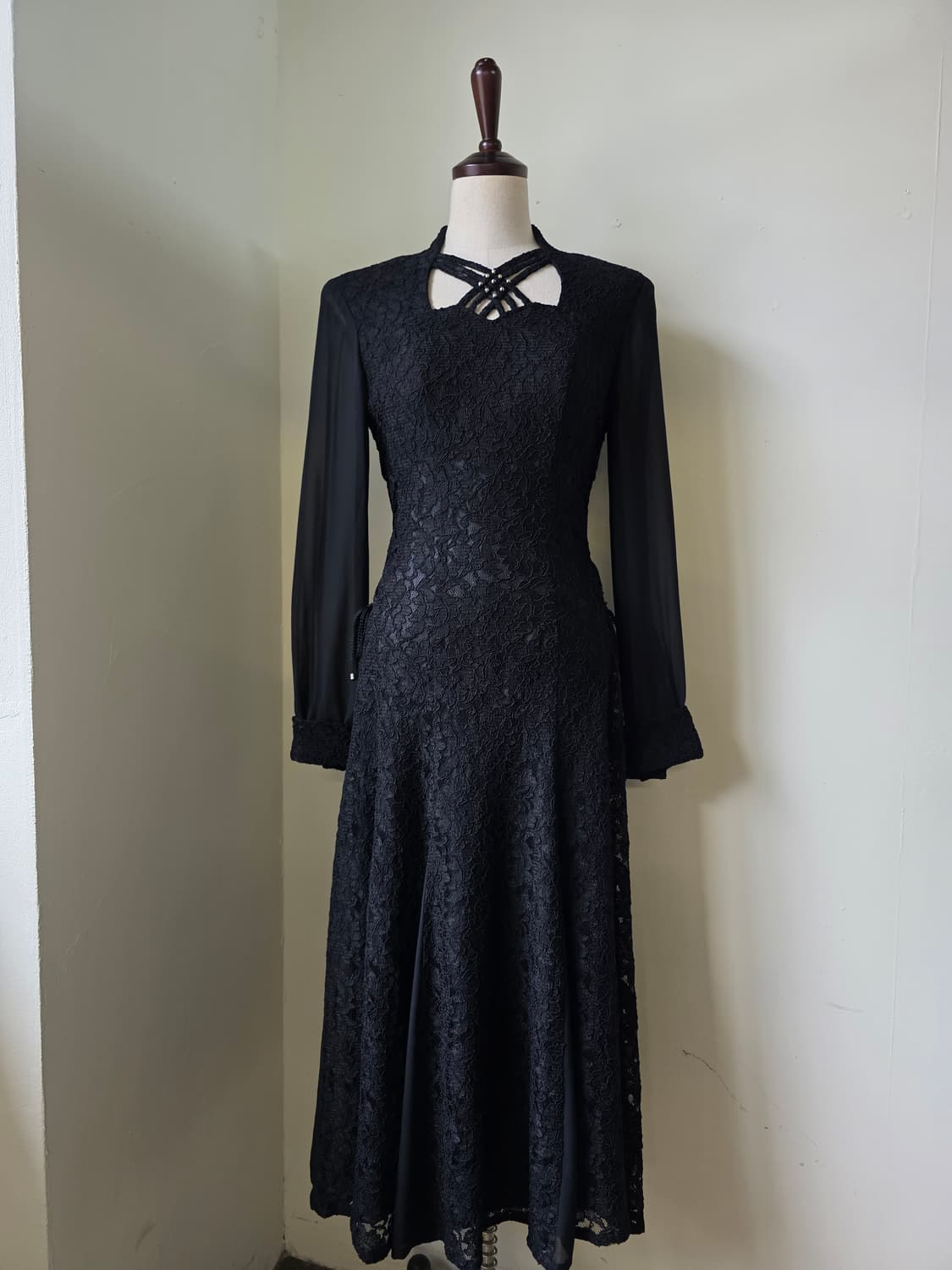 블랙 레이스 아일렛 포인트 롱 드레스 원피스 상품이미지1