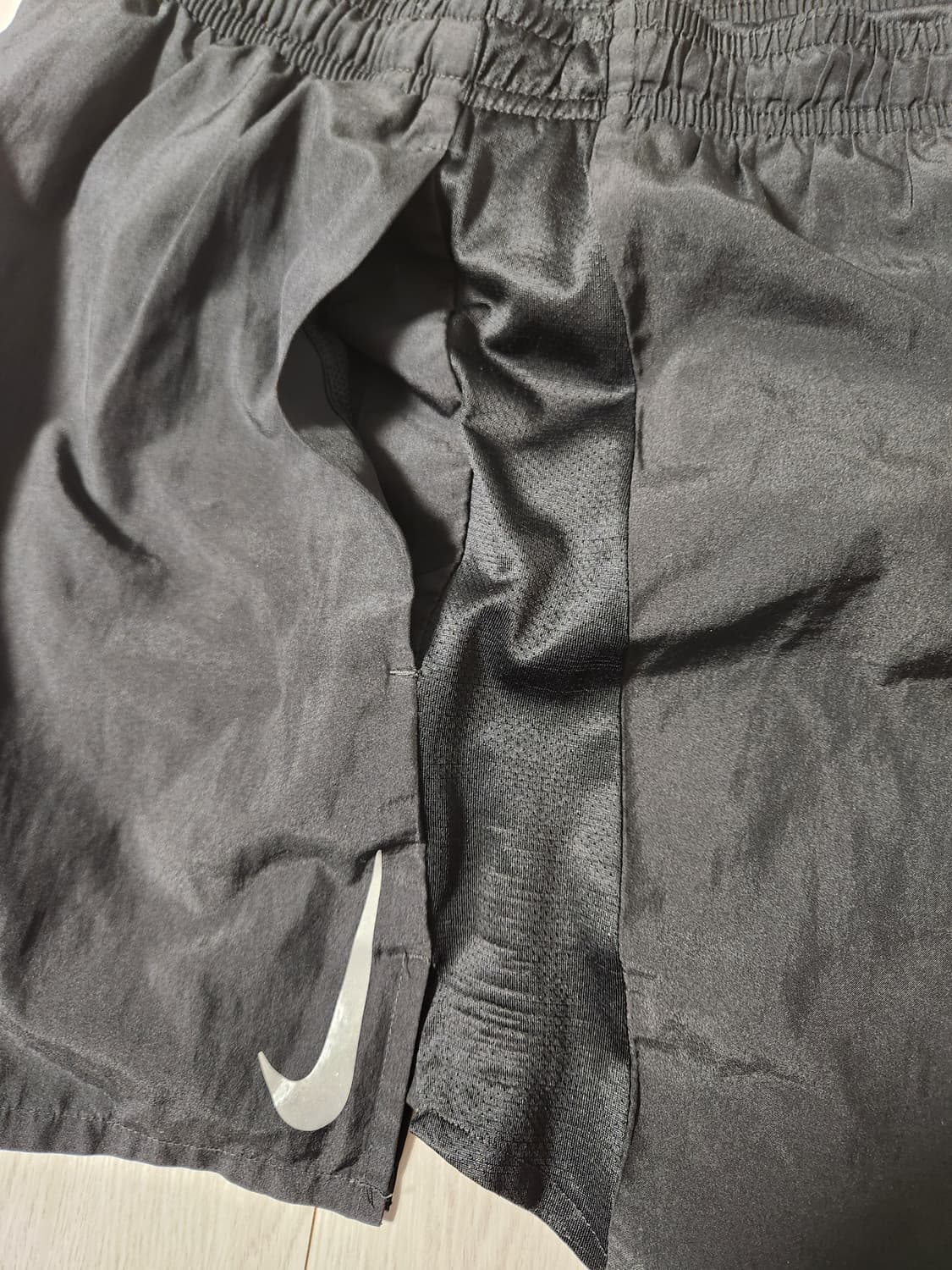 나이키 트레이닝 반바지 챌린저 5인치 쇼츠 AJ7686-010 사이즈L
 상품이미지10