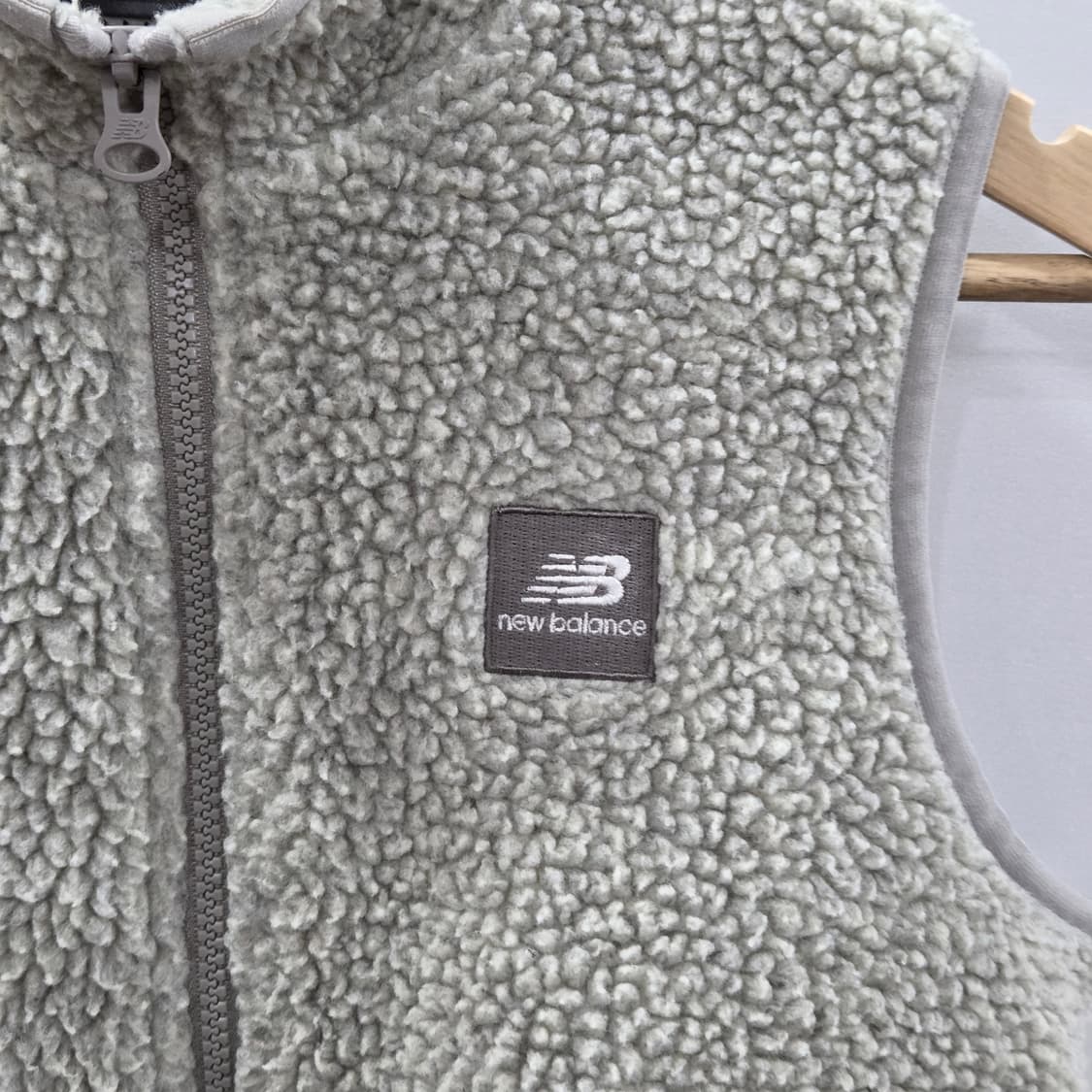 뉴발란스 키즈 양털 플리스 베스트 그레이 140/10/11 상품이미지2