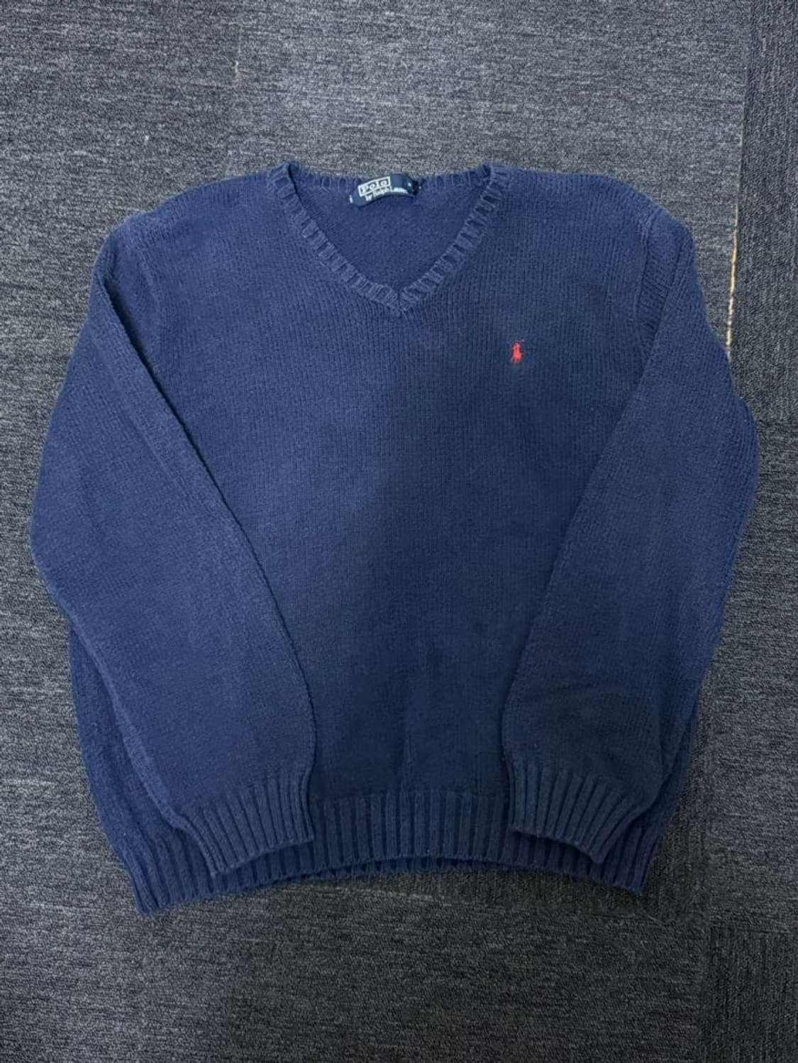 폴로 네이비 브이넥 니트 상품이미지1