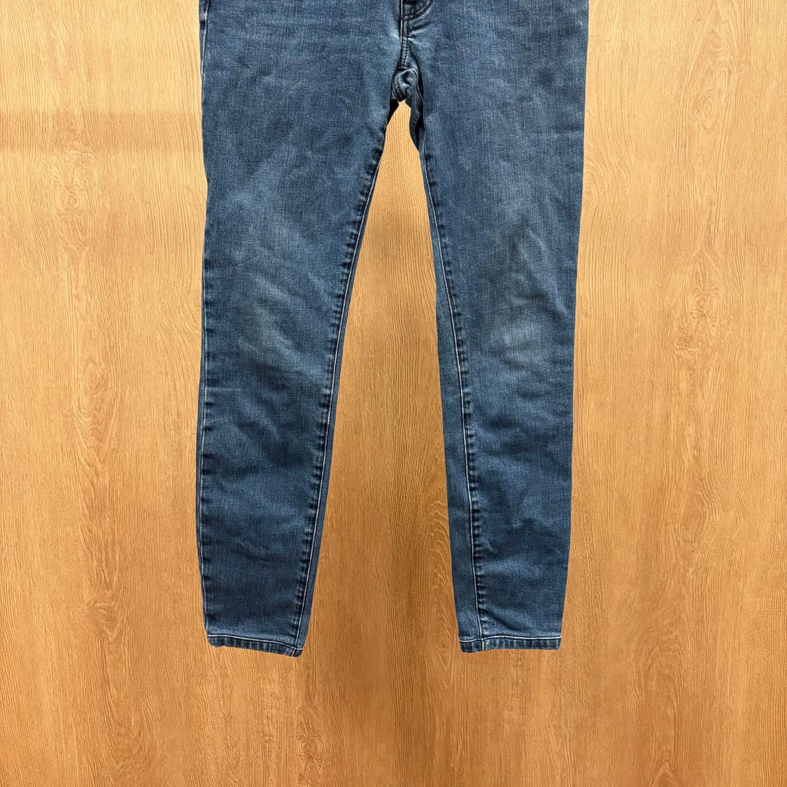 버버리 스트레치 스키니 데님 팬츠 각인 라벨 미니멀 포켓 디테일 진청 상품이미지5