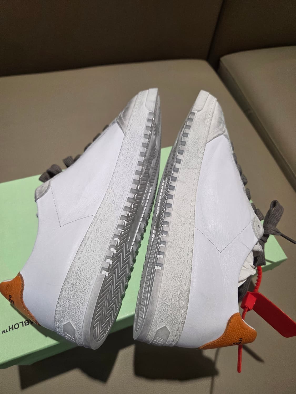 오프화이트 빈티지 애로우 레더 스니커즈 상품이미지6