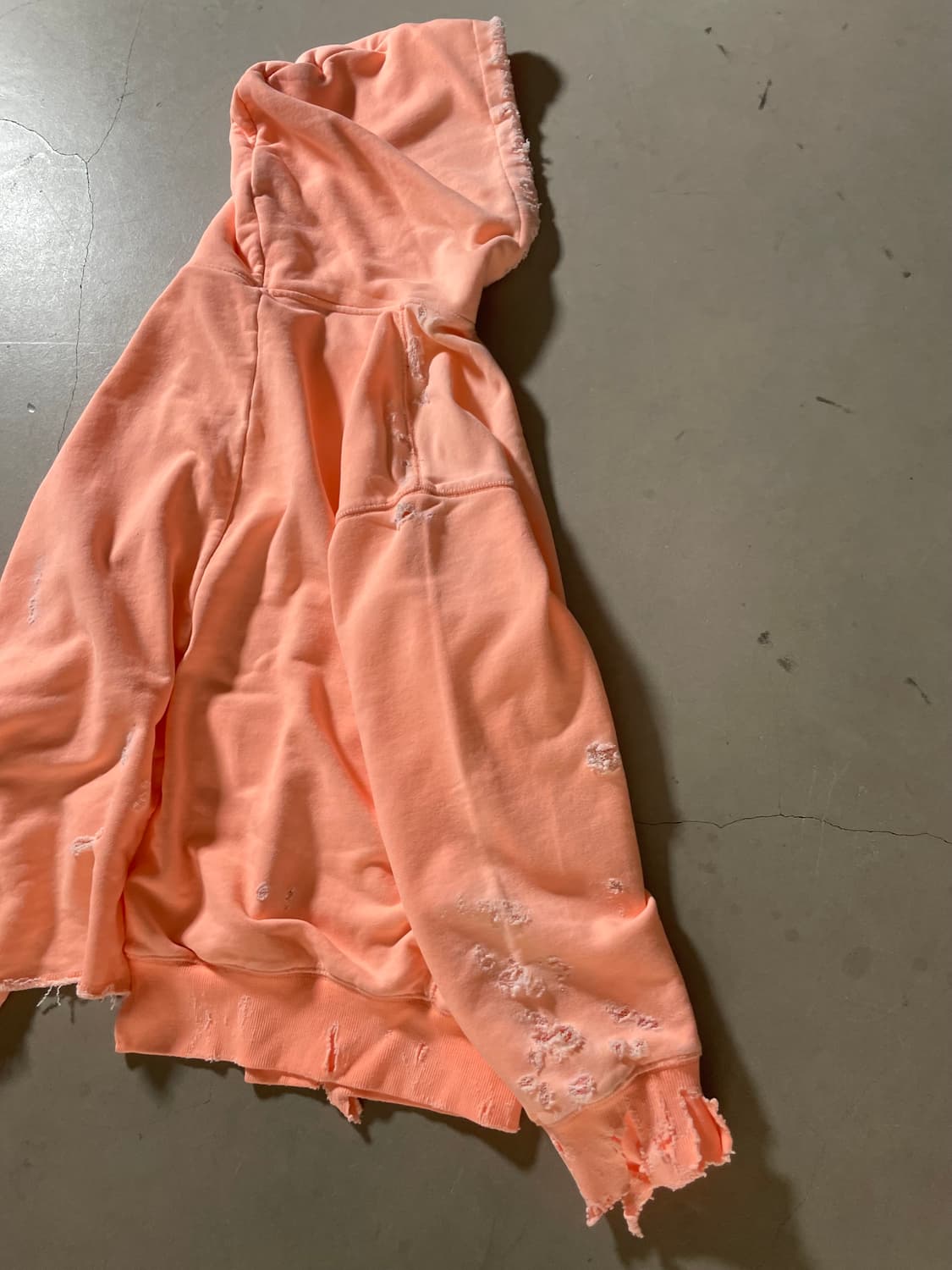 KZ 아틀리에 Distressed Hoodie  상품이미지6