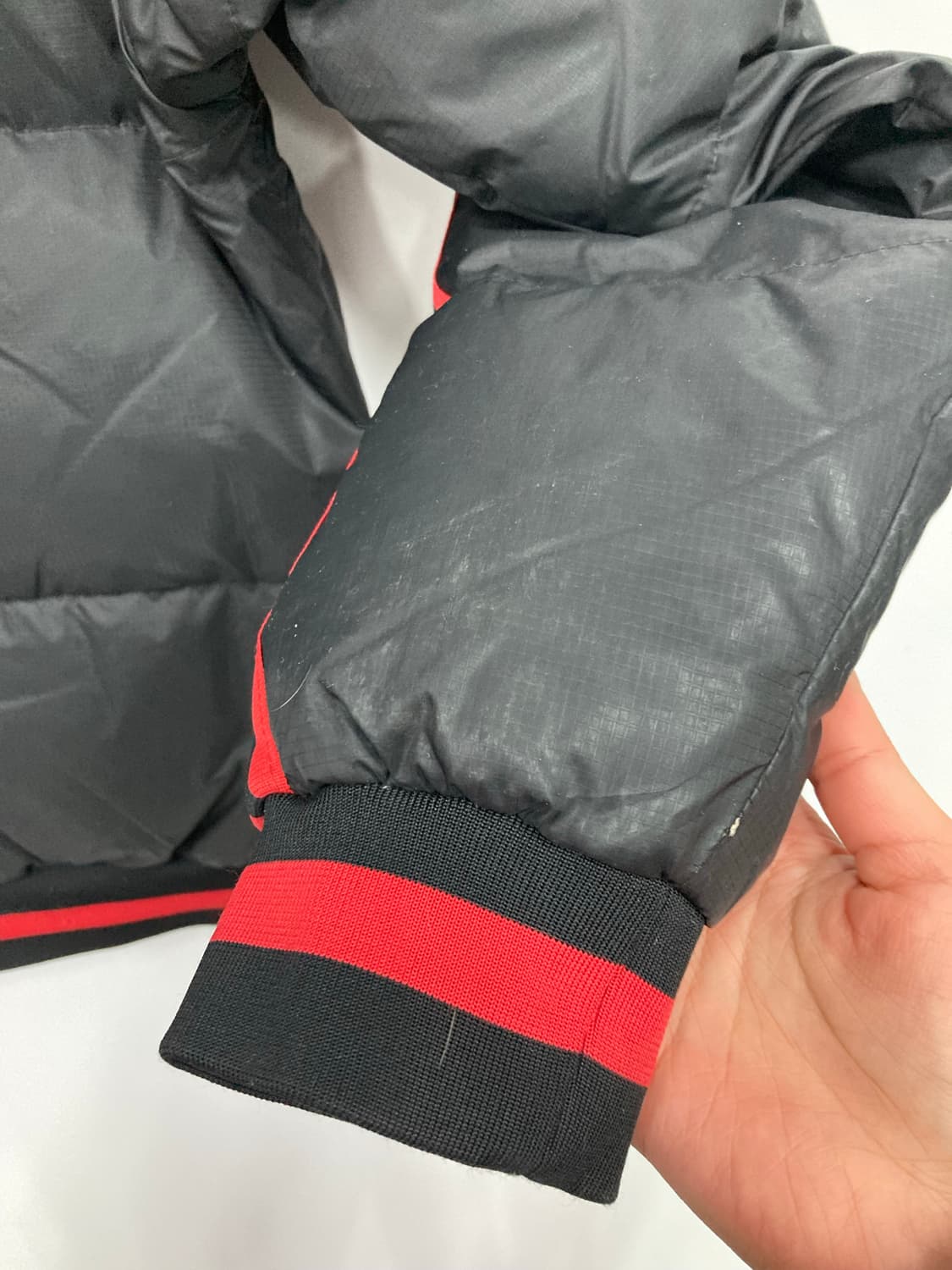 아디다스 시보리 자수 프린팅 패딩 상품이미지4