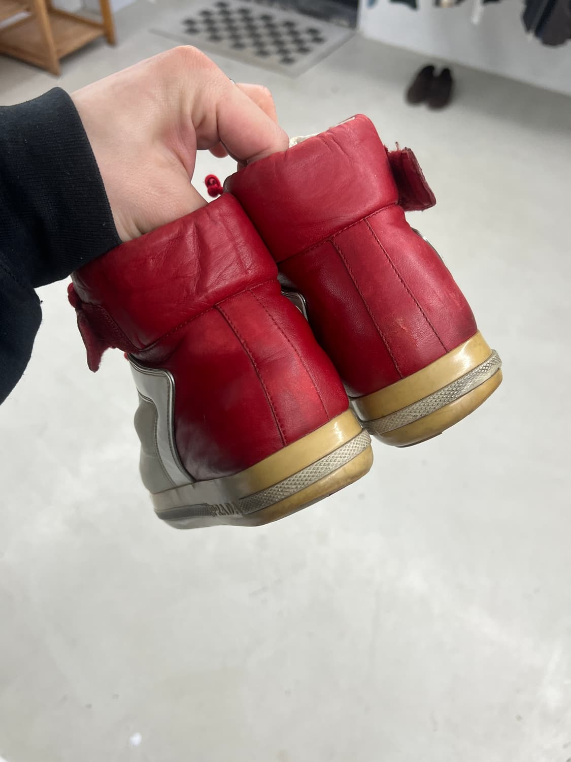 프라다 레더 하이탑 스니커즈 상품이미지4