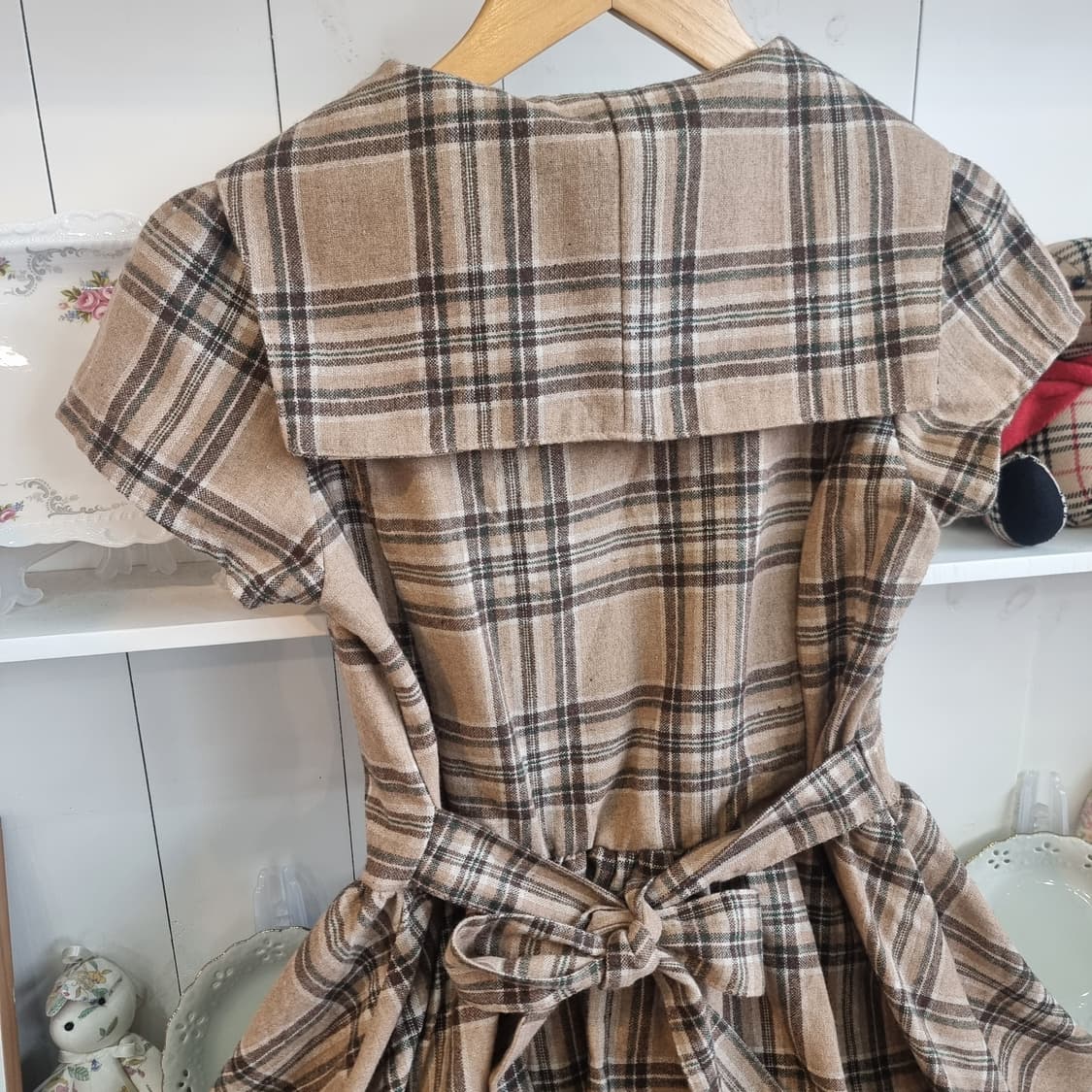 Tralala(트랄라라) 빈티지 체크 레이스카라 플레어 원피스 상품이미지6