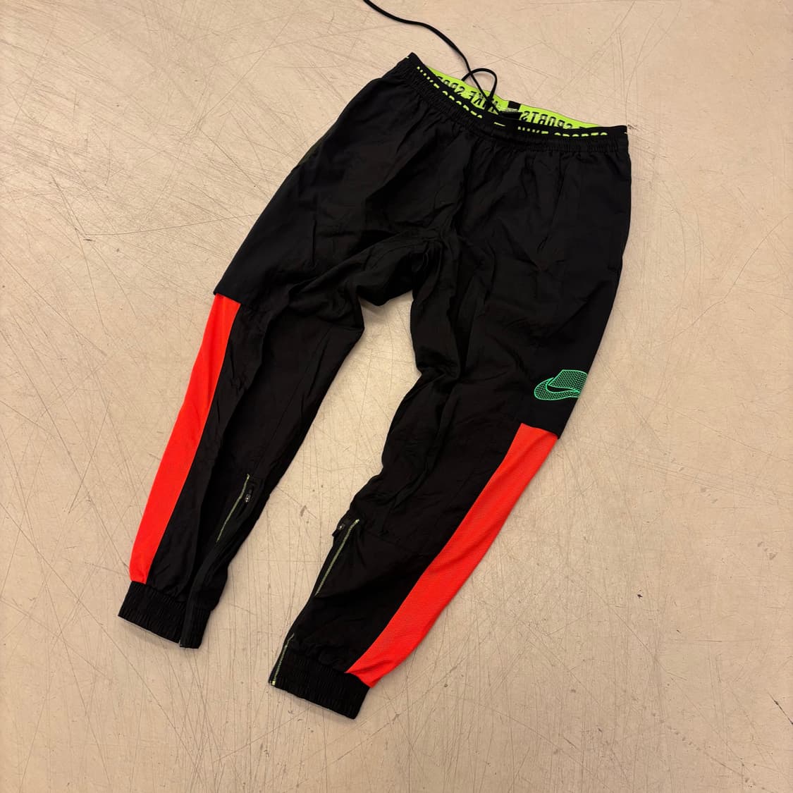나이키 배색 스몰로고 조거 팬츠 상품이미지1