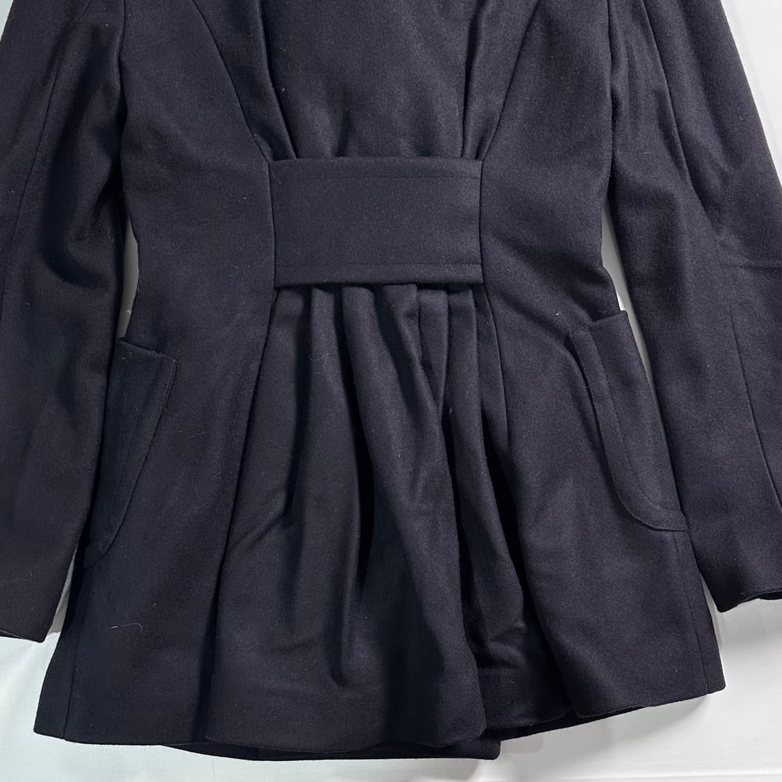 비비안웨스트우드 다크네이비 금장 하프코트 상품이미지6