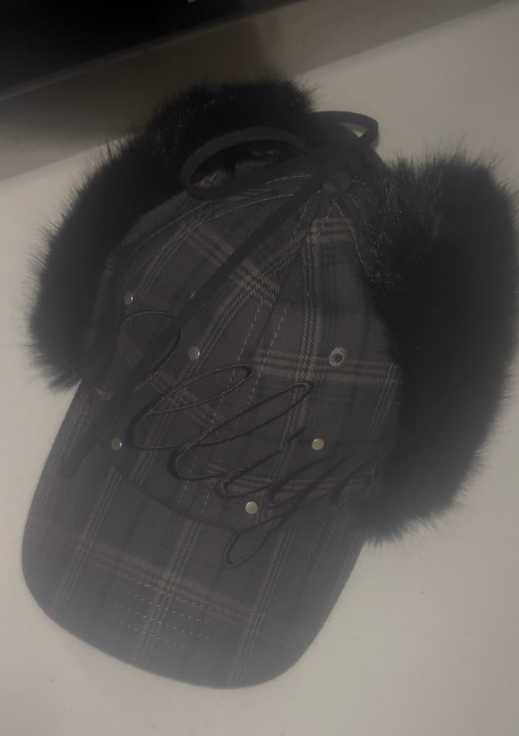 일리고 플러피 이어플랩 캡 그레이 한정컬러 상품이미지1