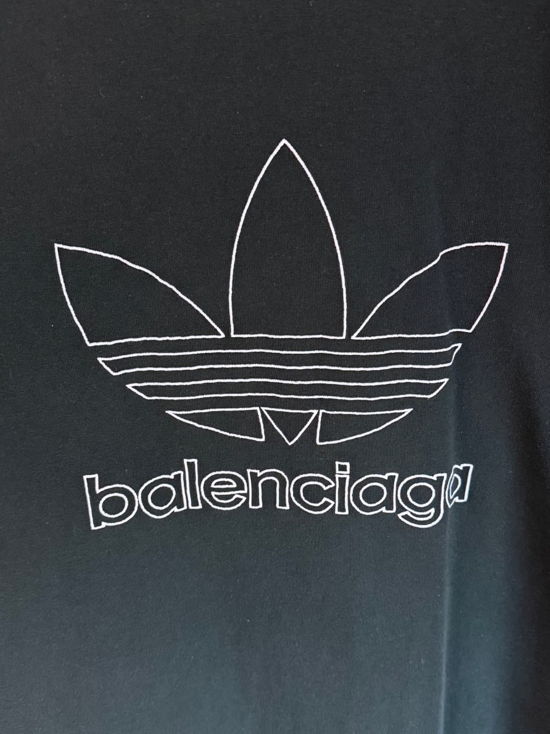 발렌시아가 adidas 빅로고 메인 오버사이즈 티셔츠 상품이미지4